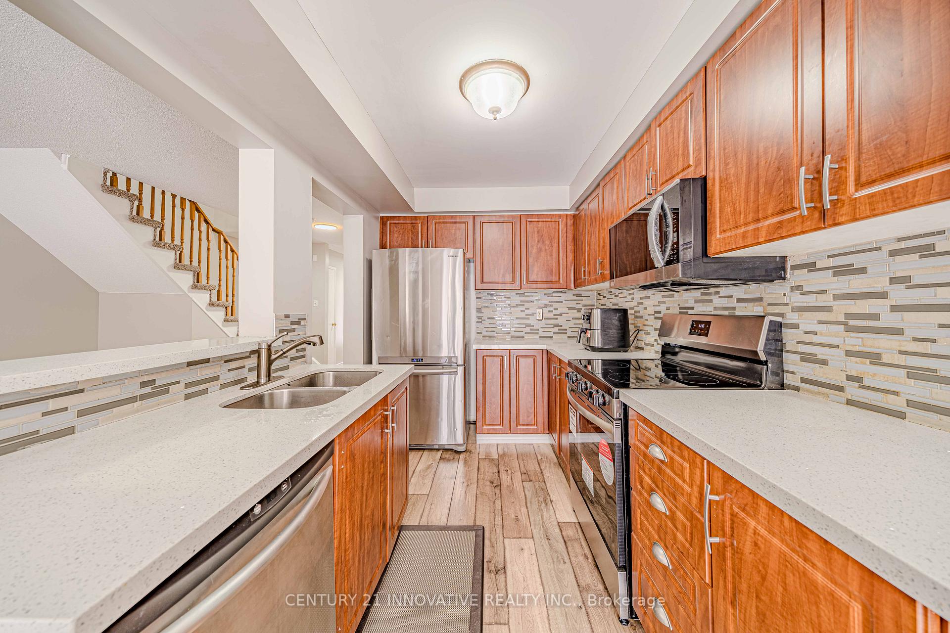 Photo 15 of 83 Cunningham Drive S, Barrie, Ardagh — HOMEH
