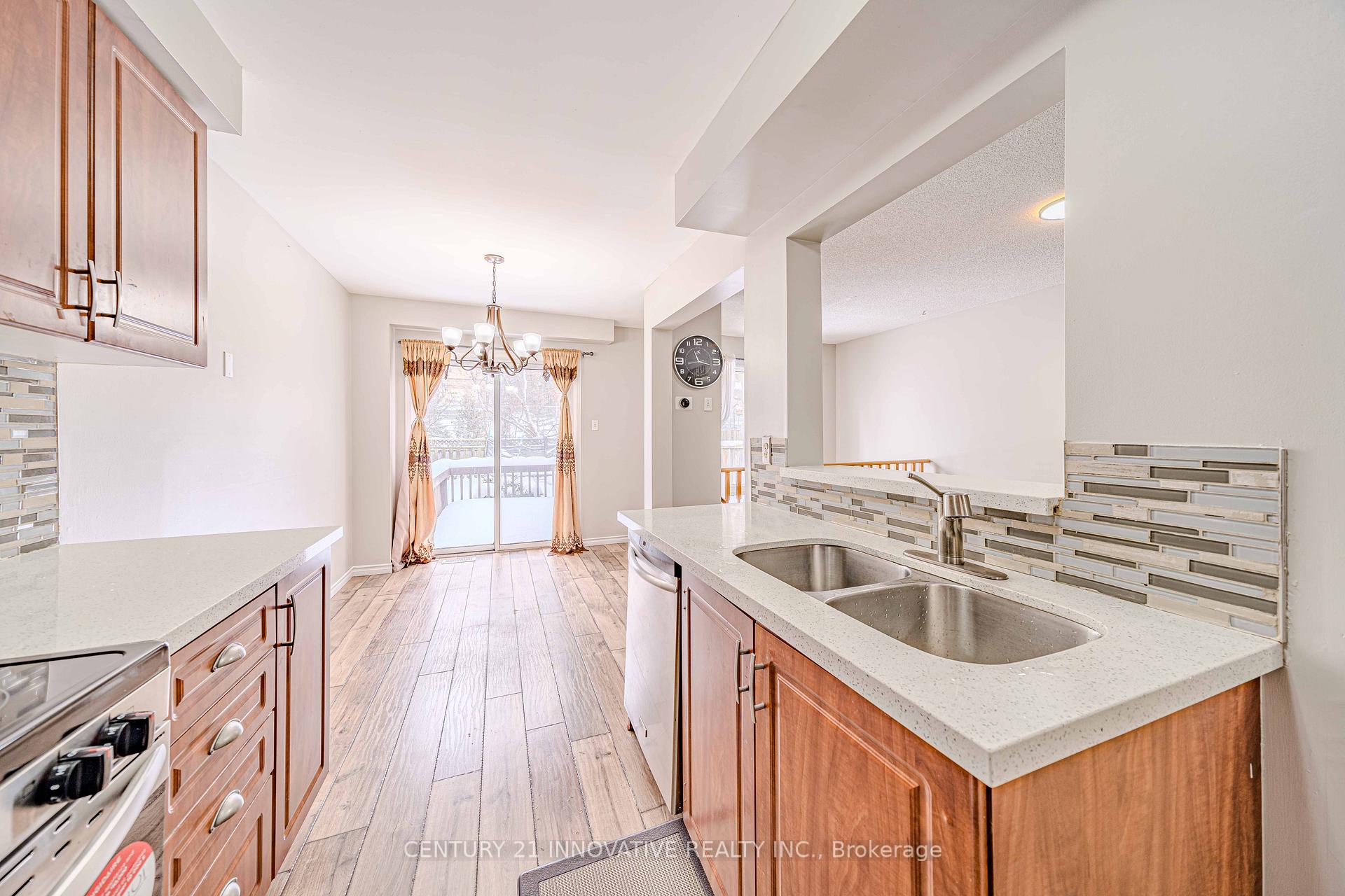Photo 16 of 83 Cunningham Drive S, Barrie, Ardagh — HOMEH