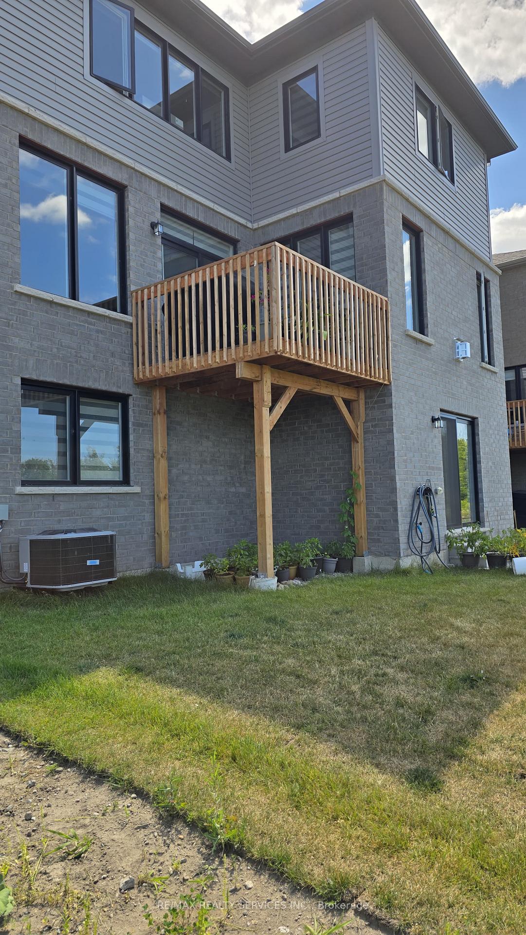 Photo 2 of 148 Thicketwood Avenue, Barrie, Rural Barrie Southeast — HOMEH