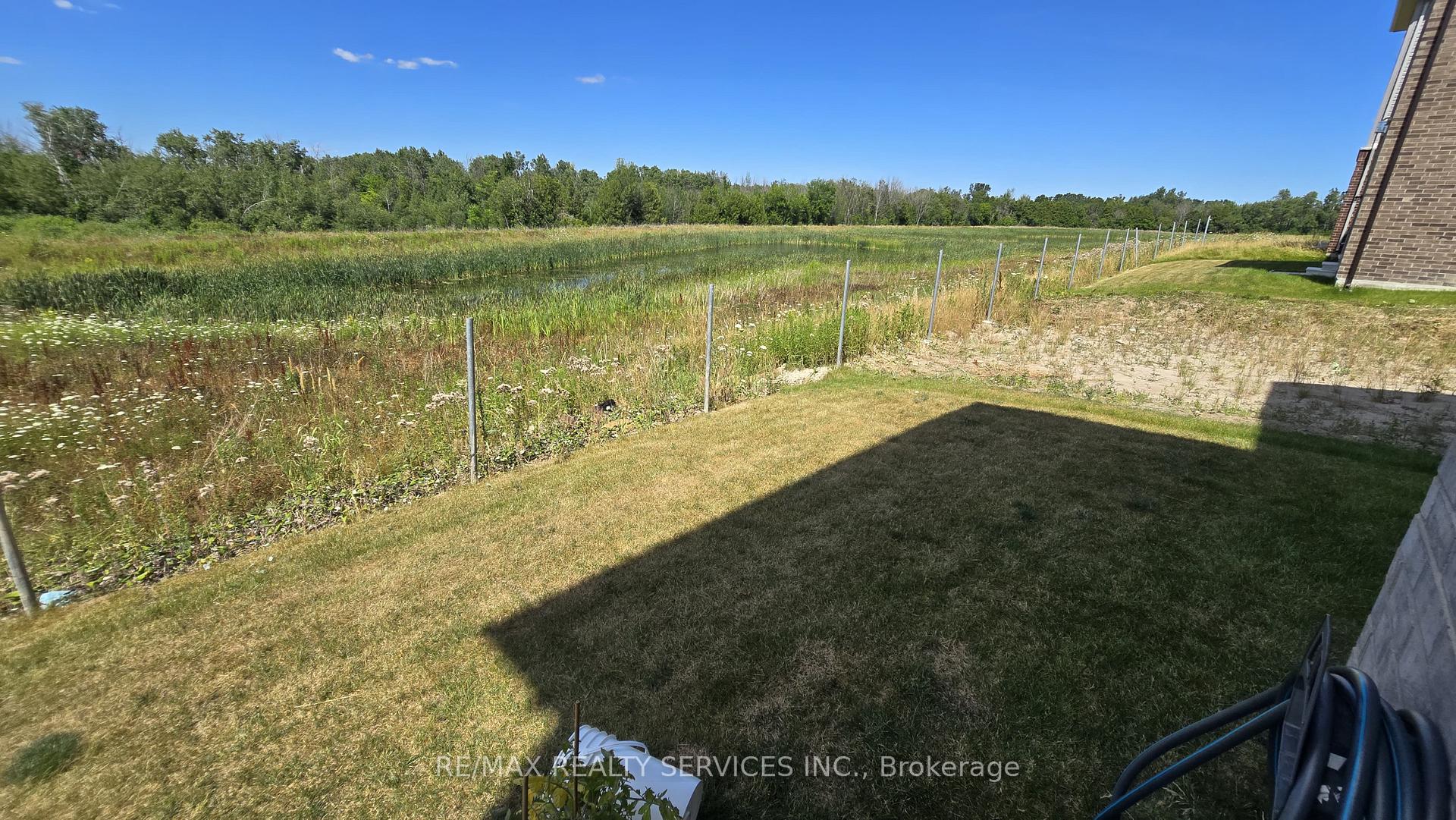 Photo 4 of 148 Thicketwood Avenue, Barrie, Rural Barrie Southeast — HOMEH