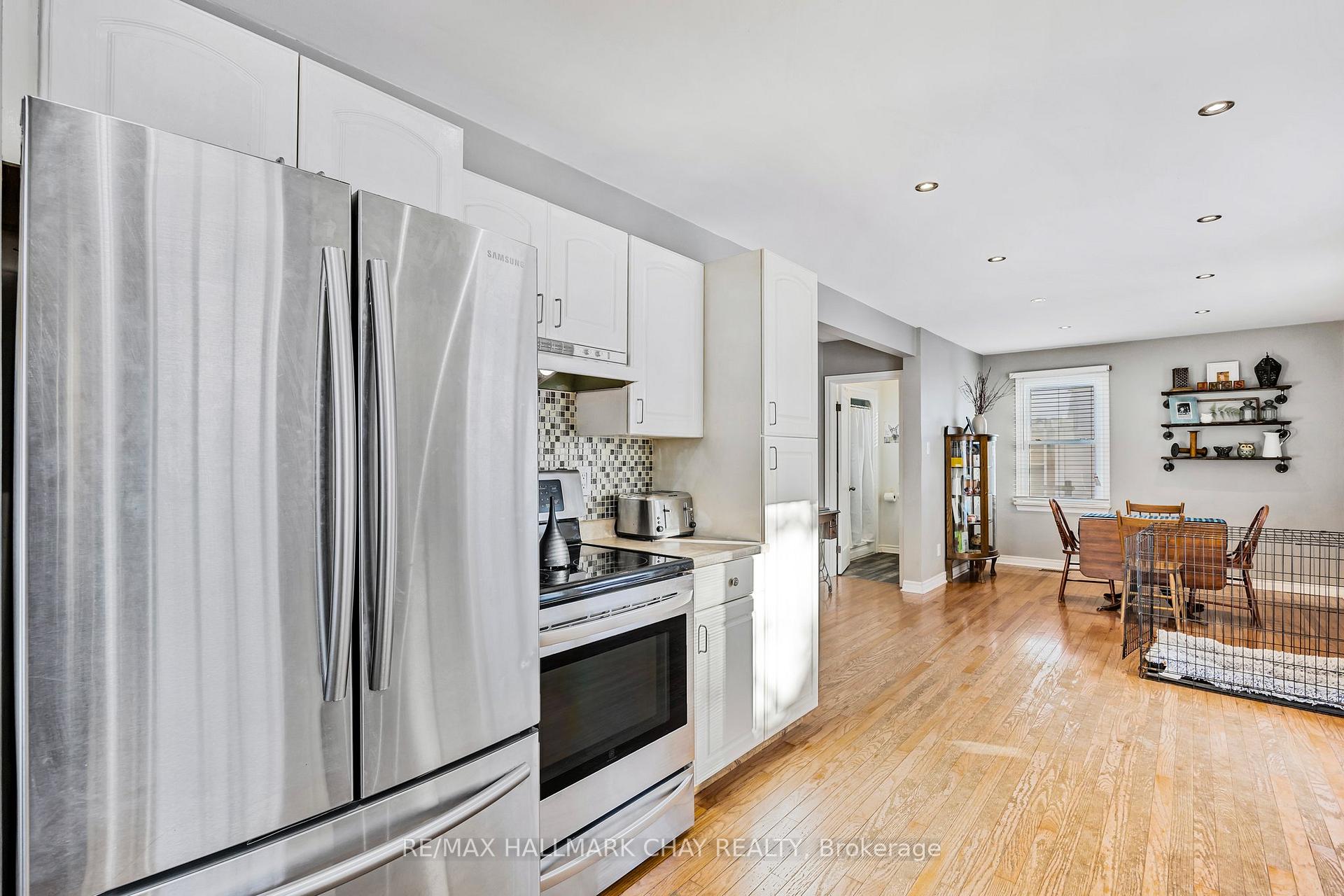 Photo 7 of 25 Campbell Avenue, Barrie, Allandale — HOMEH