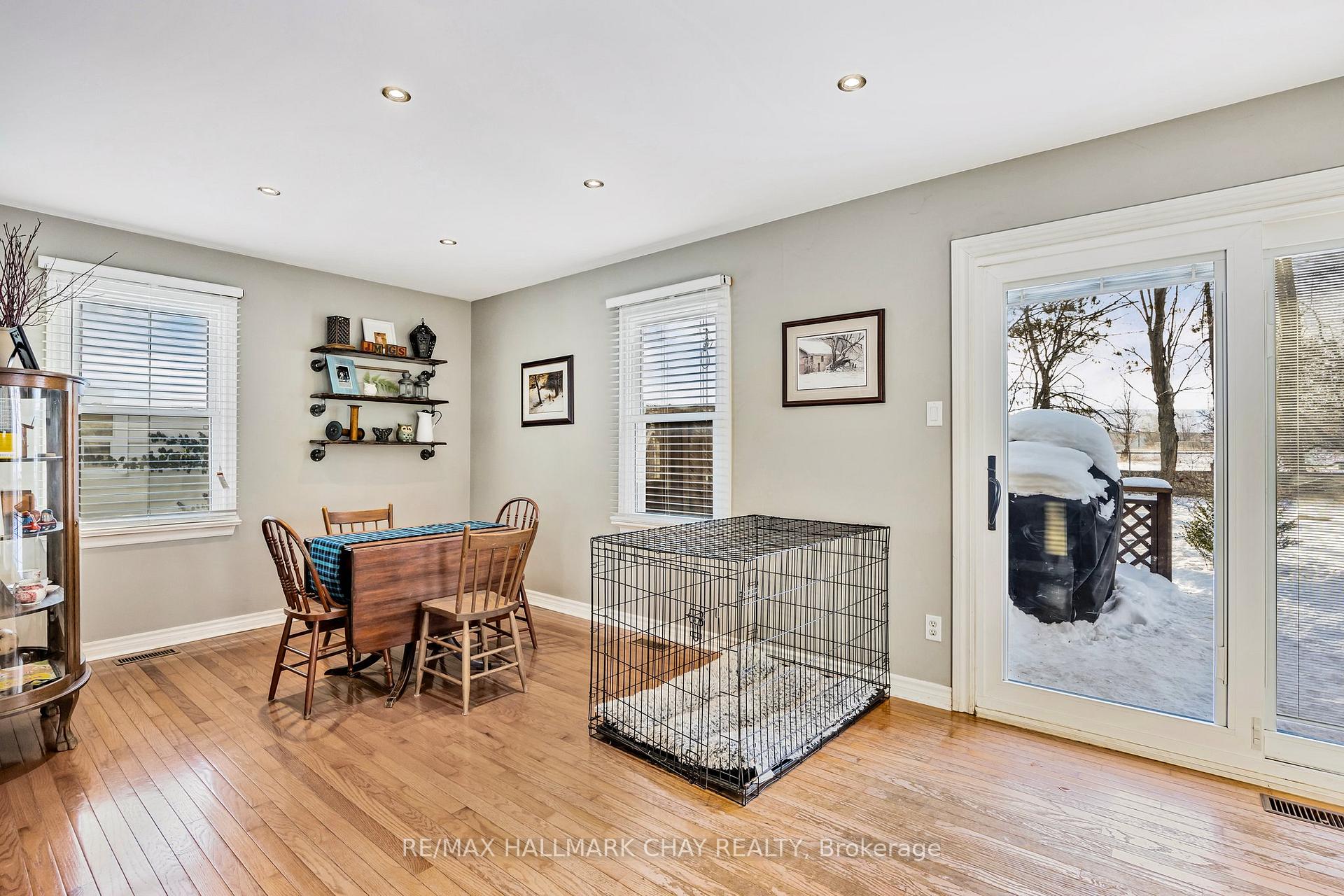 Photo 8 of 25 Campbell Avenue, Barrie, Allandale — HOMEH