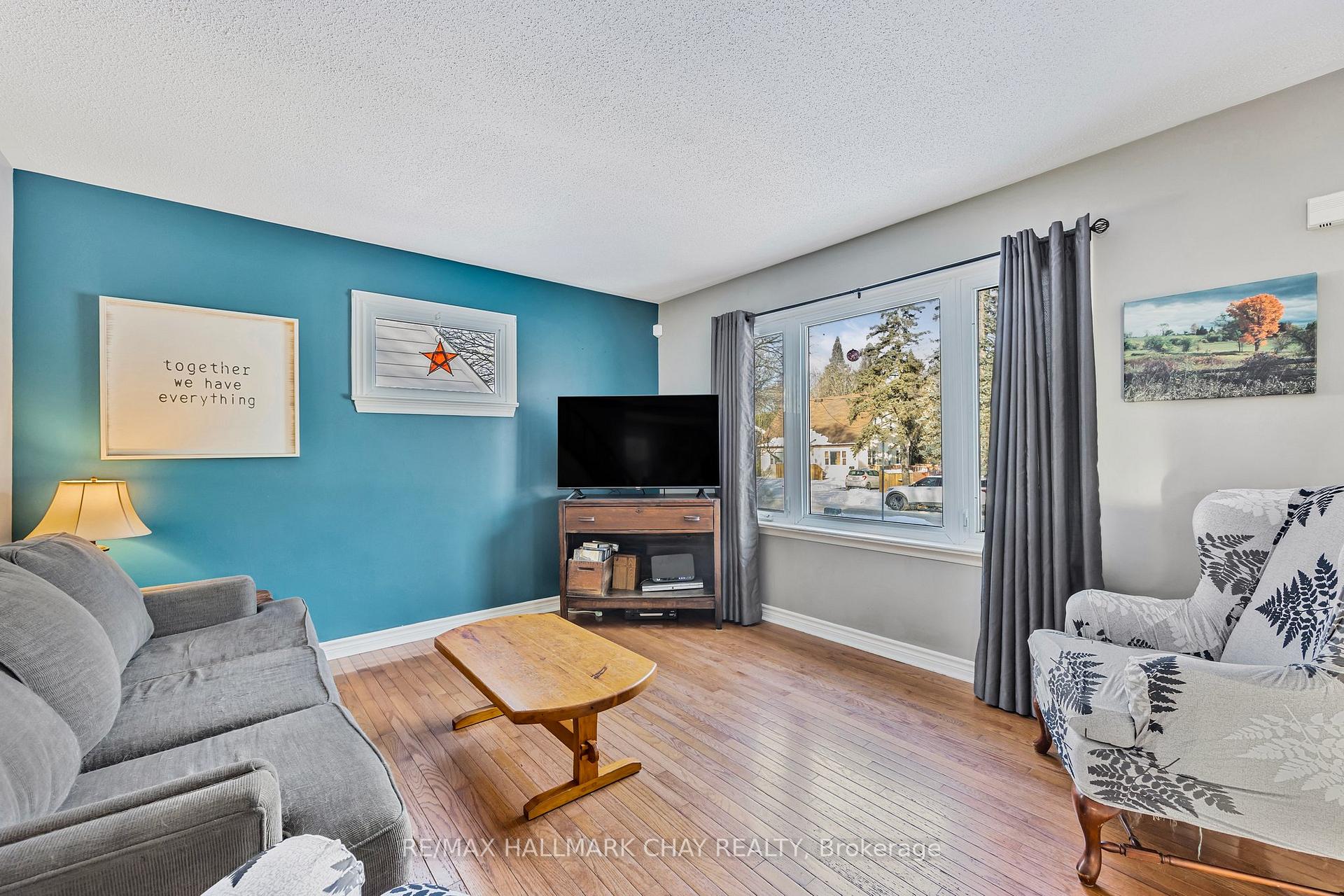 Photo 11 of 25 Campbell Avenue, Barrie, Allandale — HOMEH