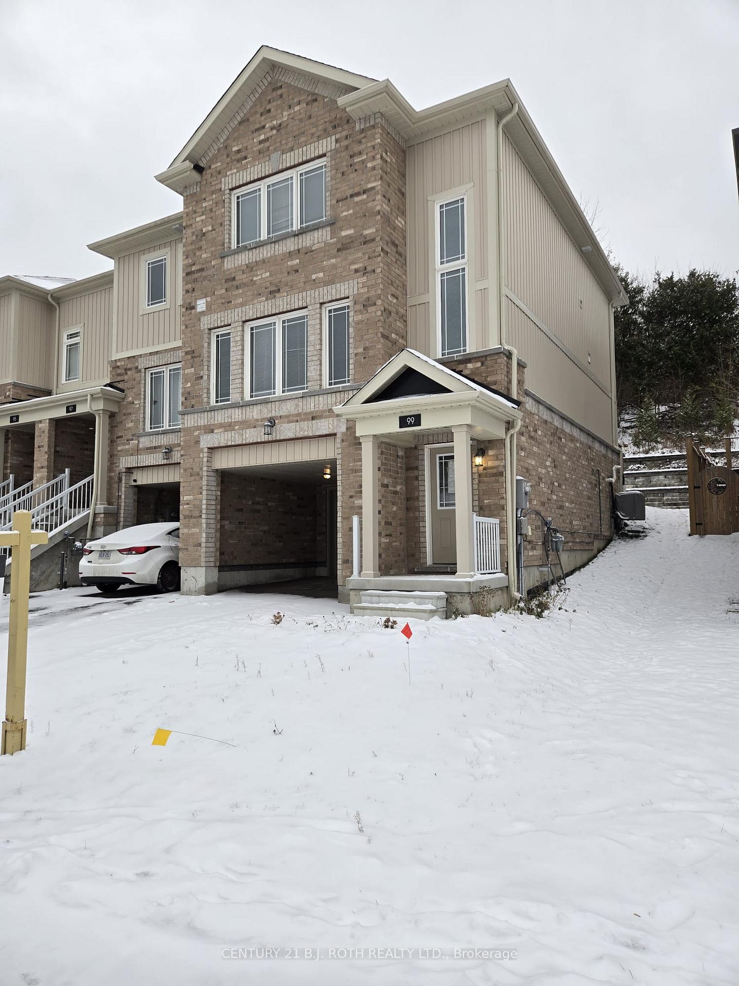 Photo 3 of 99 Frank's Way, Barrie, Allandale — HOMEH