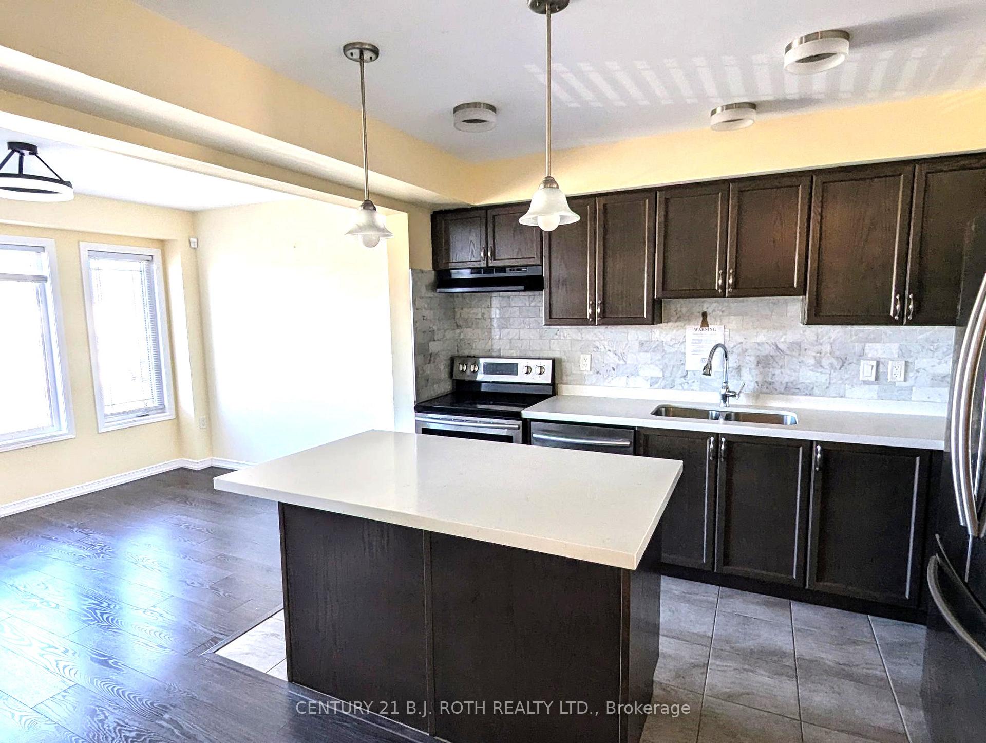 Photo 4 of 99 Frank's Way, Barrie, Allandale — HOMEH