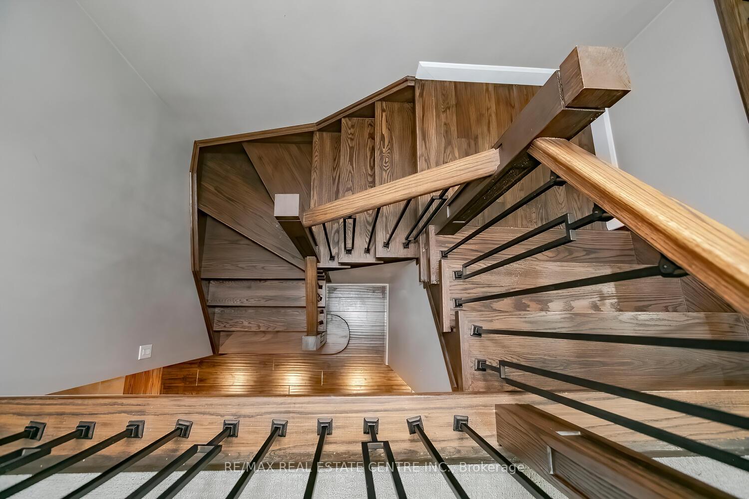 Photo 11 of 4 Mccrimmon Drive, Brampton, Fletcher's Meadow — HOMEH