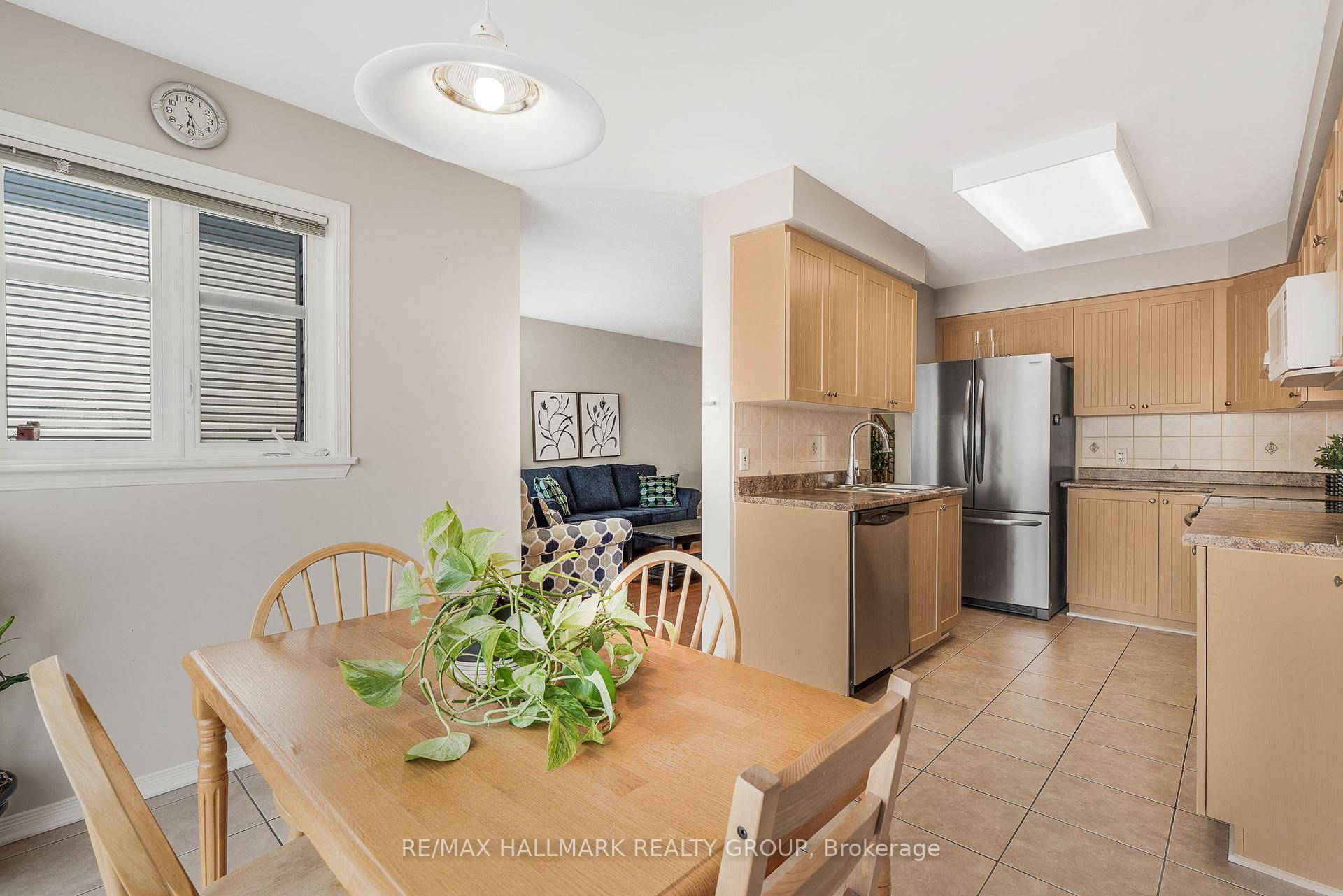 Photo 15 of 112 Deercroft Avenue, Ottawa, Barrhaven - Longfields — HOMEH