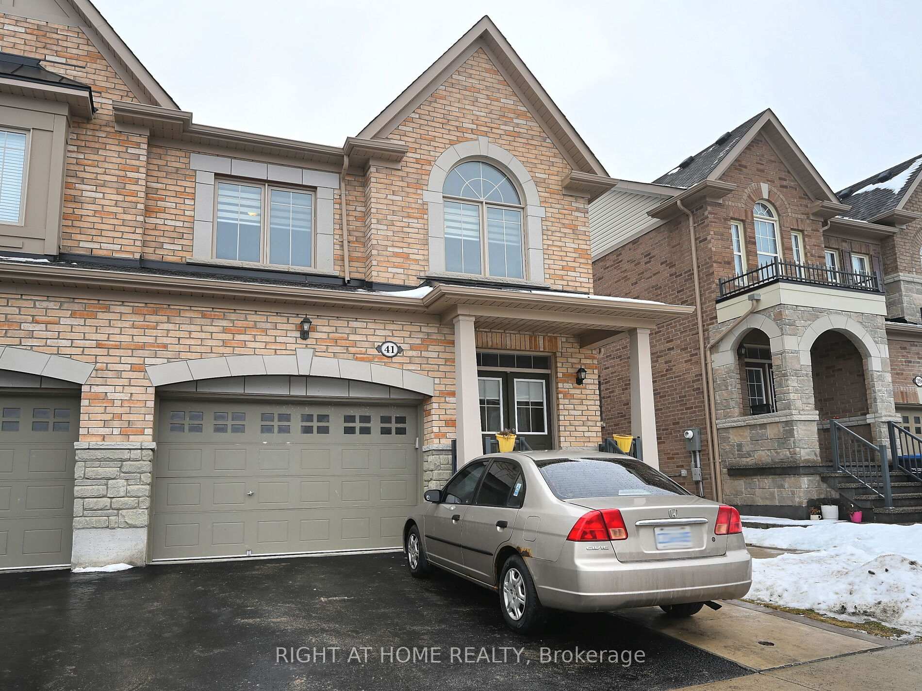 Front of 41 Merrybrook Trail N