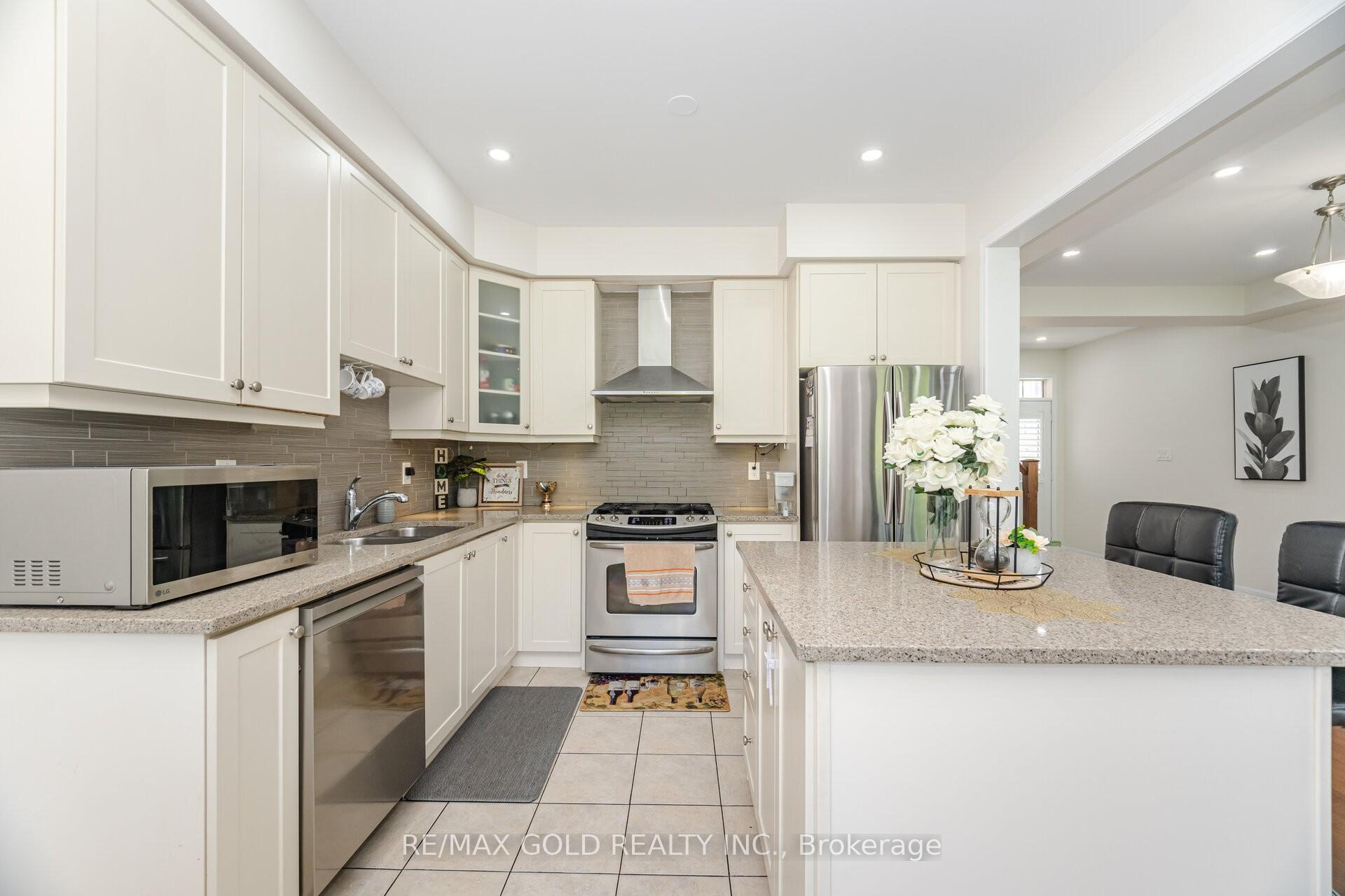 Photo 17 of 72 Aylesbury Drive, Brampton, Northwest Brampton — HOMEH