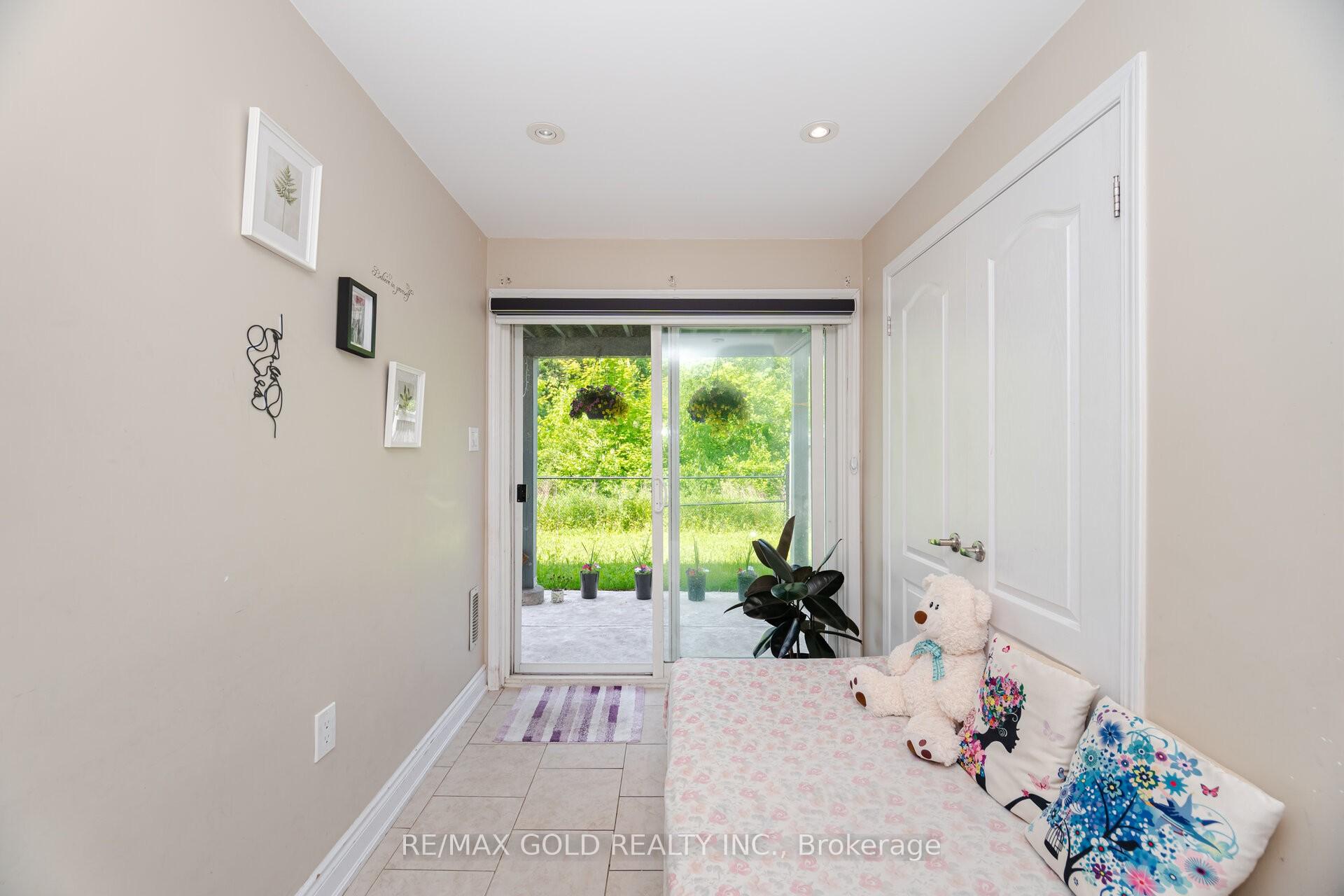 Photo 2 of 72 Aylesbury Drive, Brampton, Northwest Brampton — HOMEH