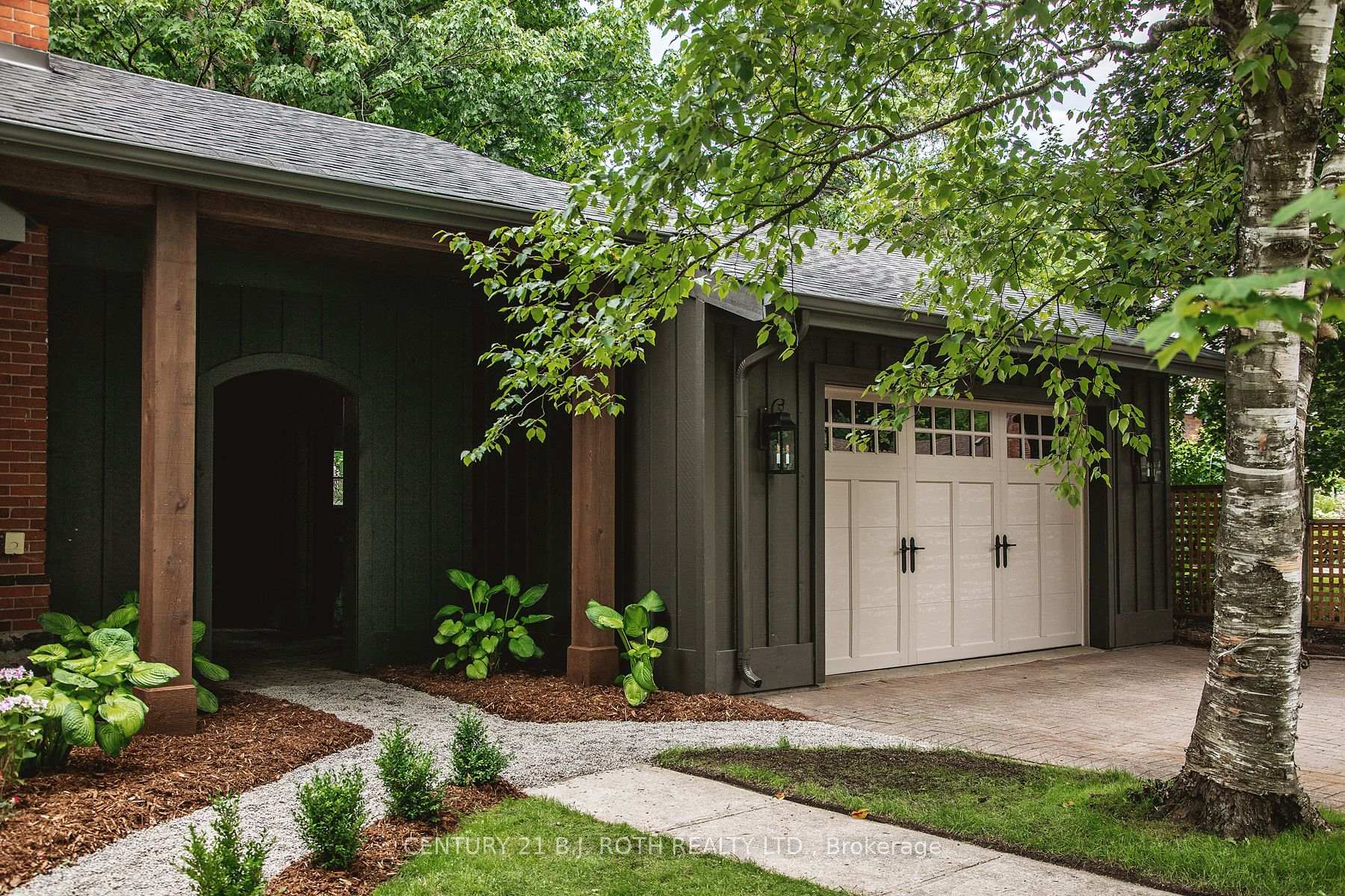 Photo 5 of 42 Burton Avenue, Barrie, Allandale — HOMEH