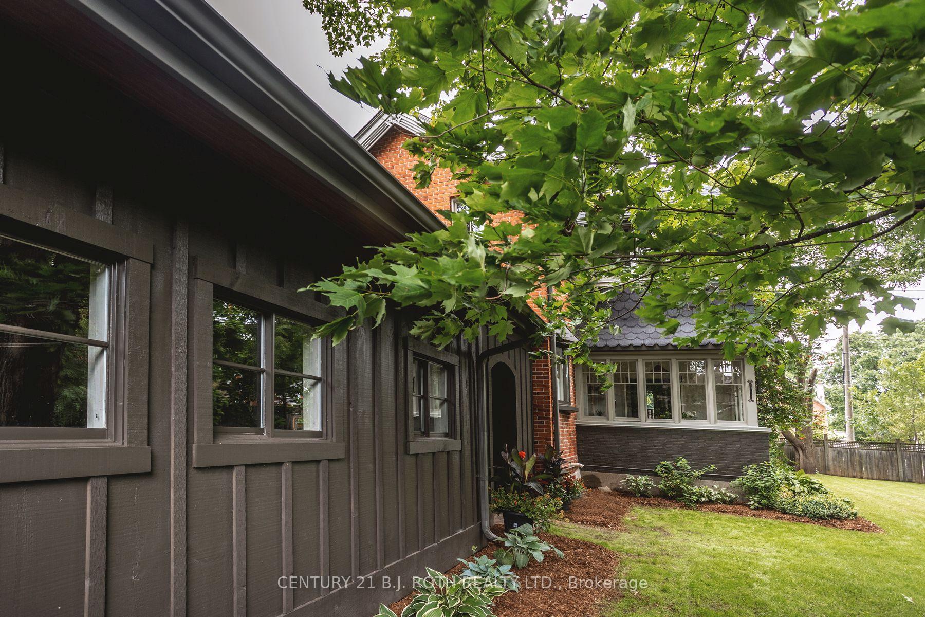 Photo 9 of 42 Burton Avenue, Barrie, Allandale — HOMEH