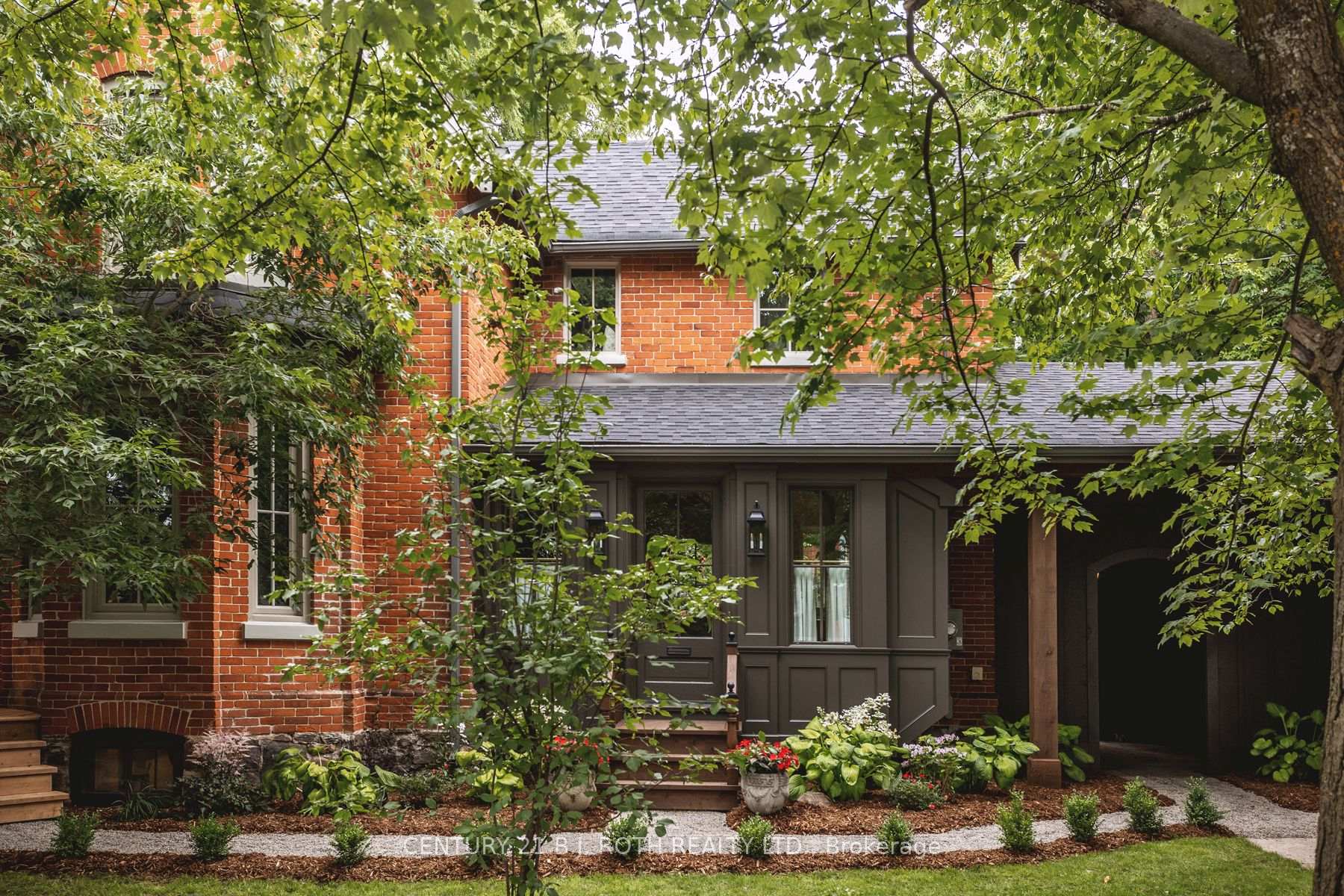 Photo 10 of 42 Burton Avenue, Barrie, Allandale — HOMEH