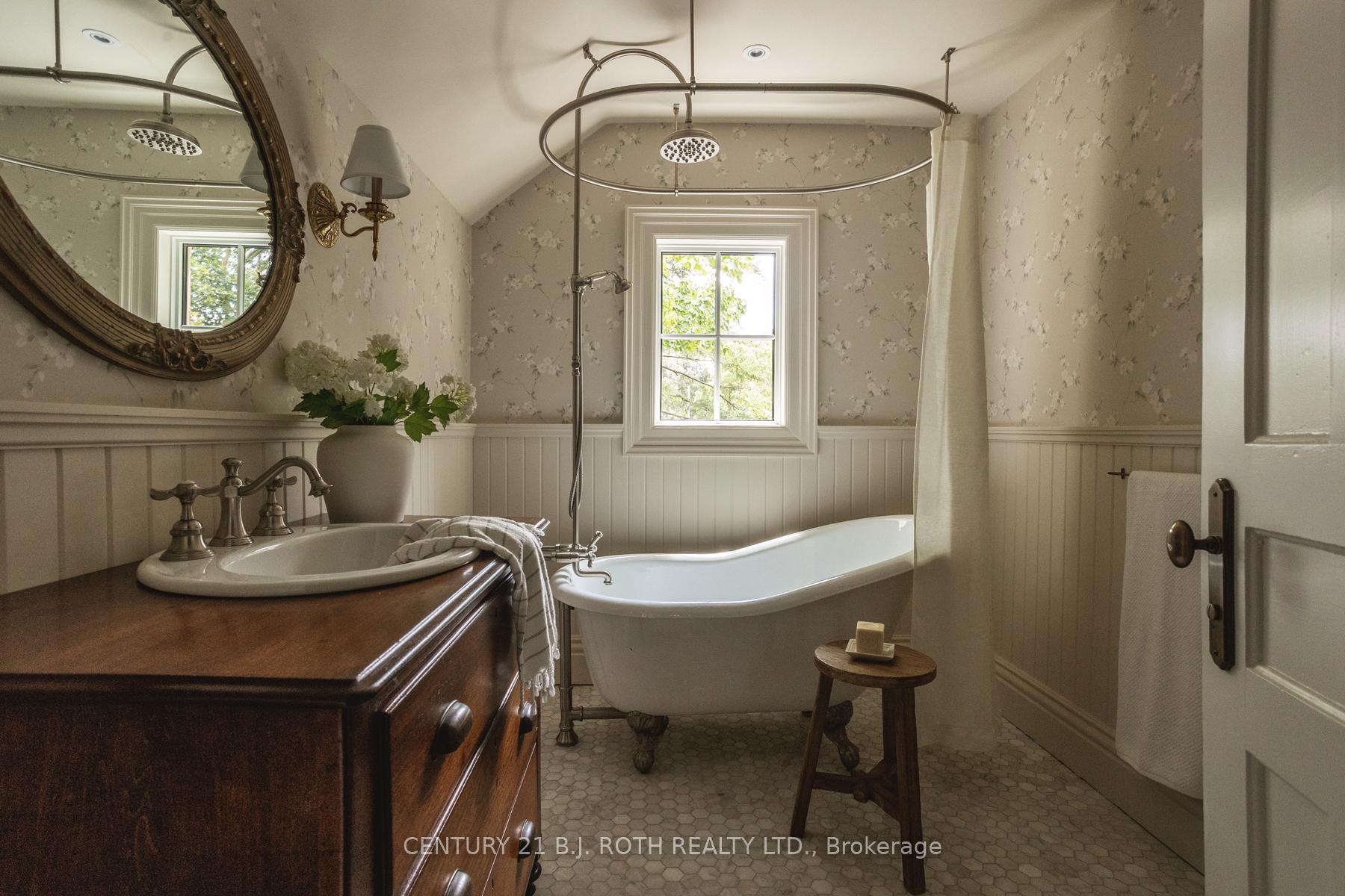 Photo 37 of 42 Burton Avenue, Barrie, Allandale — HOMEH