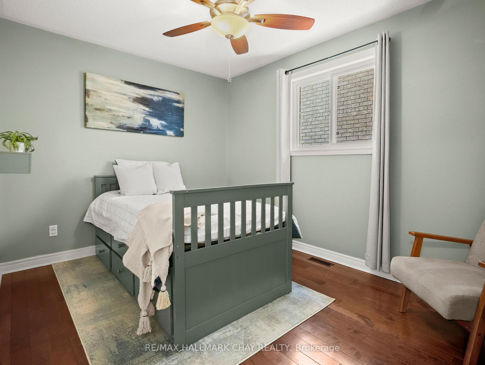 Photo 20 of 229 Wessenger Drive, Barrie, Holly — HOMEH