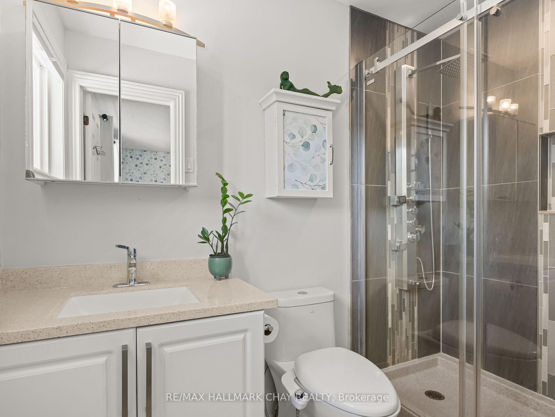 Photo 26 of 229 Wessenger Drive, Barrie, Holly — HOMEH
