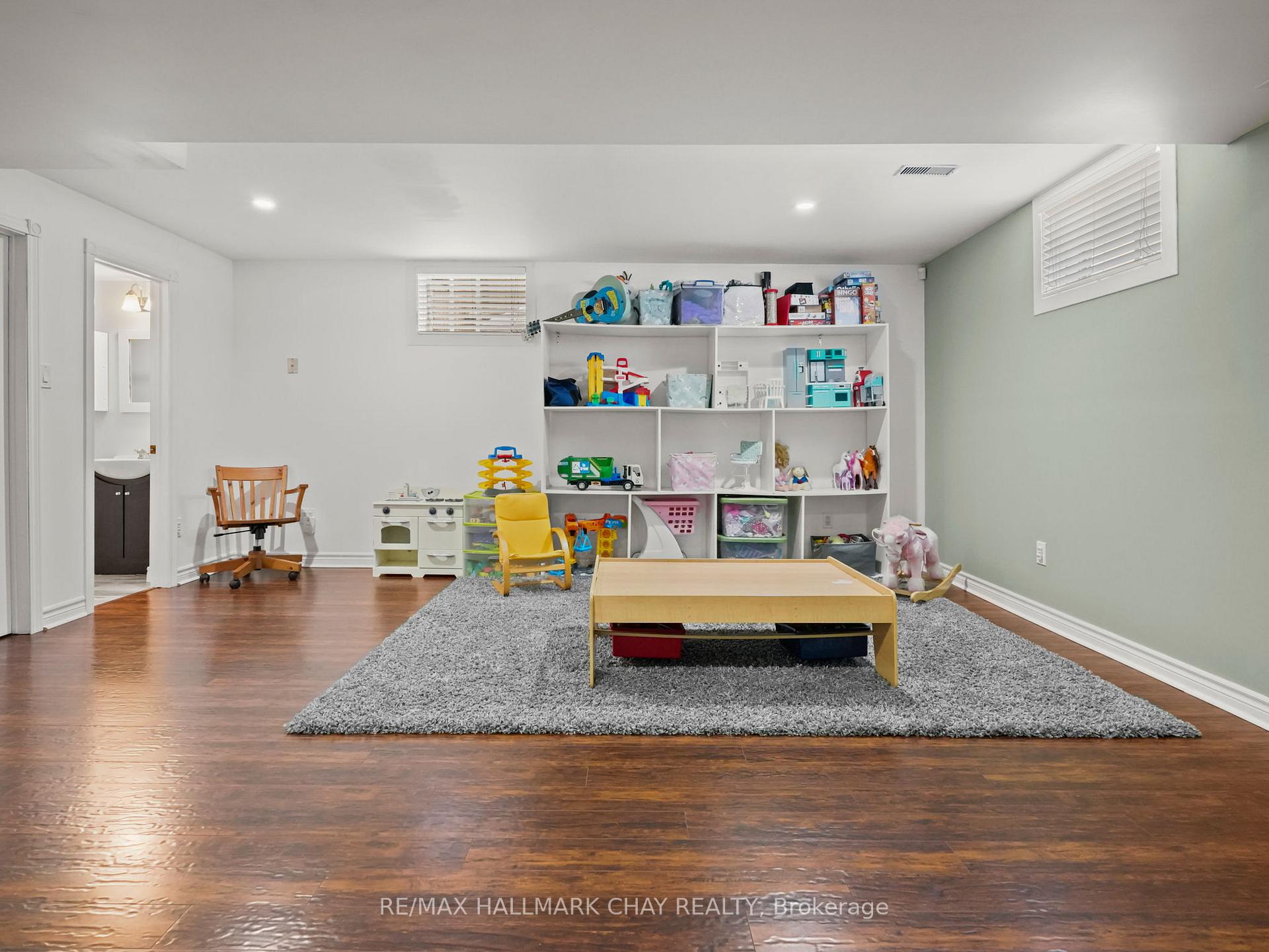 Photo 31 of 229 Wessenger Drive, Barrie, Holly — HOMEH