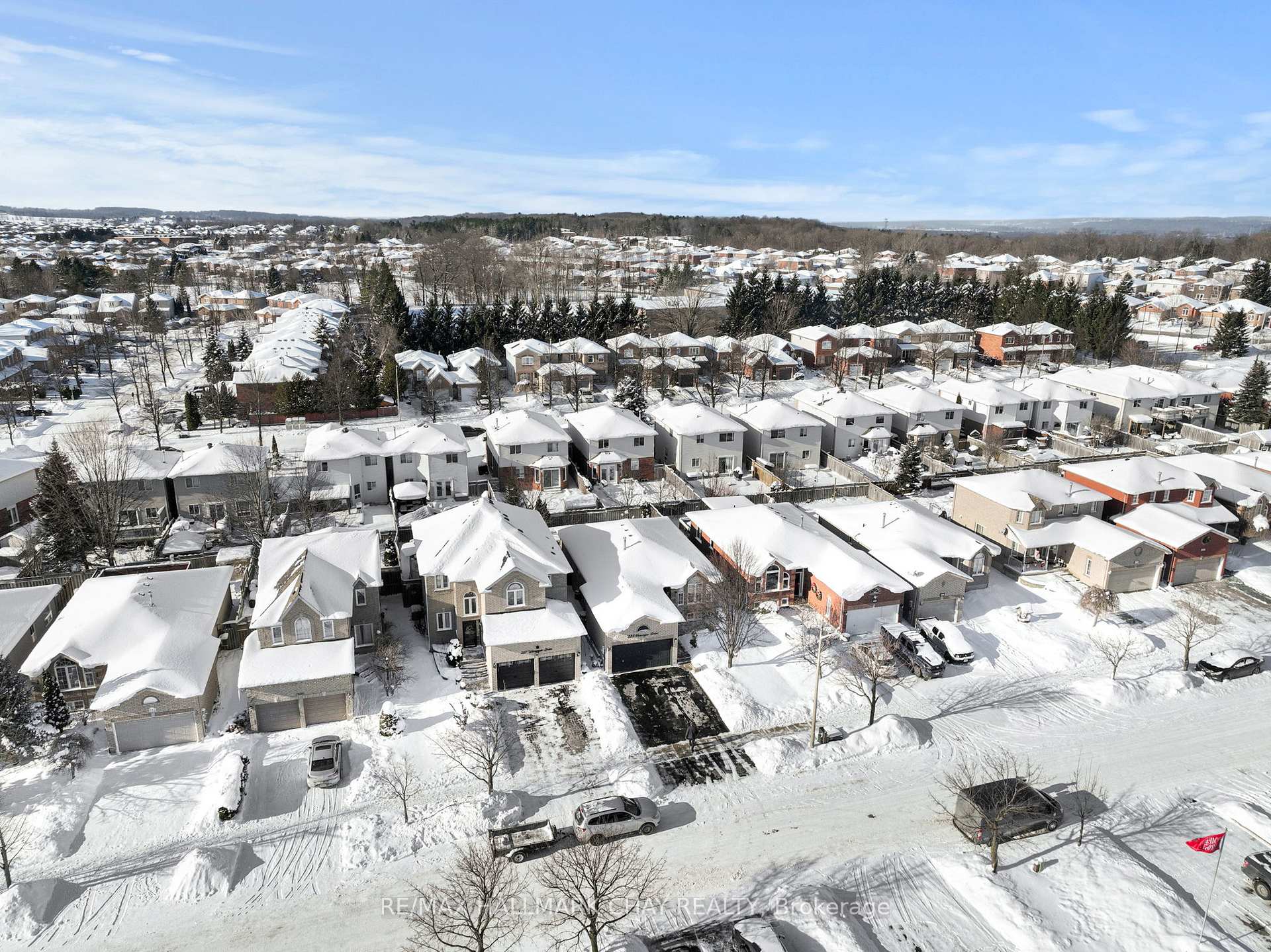 Photo 40 of 229 Wessenger Drive, Barrie, Holly — HOMEH