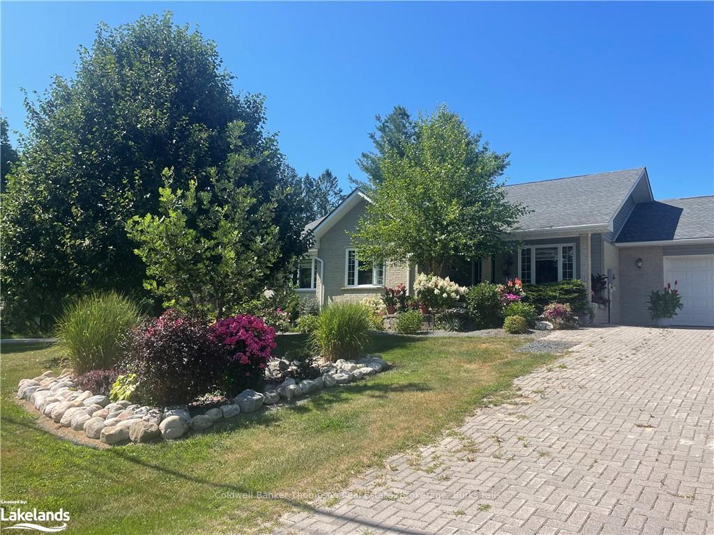 Photo 2 of 109 Queen Street, Burk's Falls — HOMEH