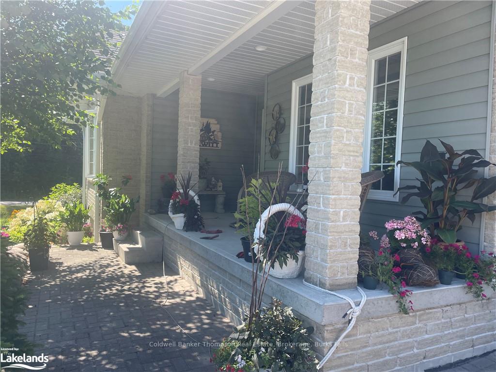 Photo 3 of 109 Queen Street, Burk's Falls — HOMEH