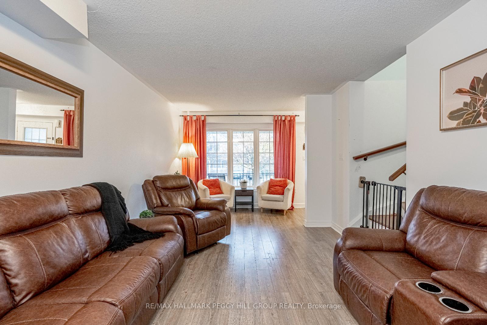Photo 6 of 18 Bentley Crescent, Barrie, 400 West — HOMEH