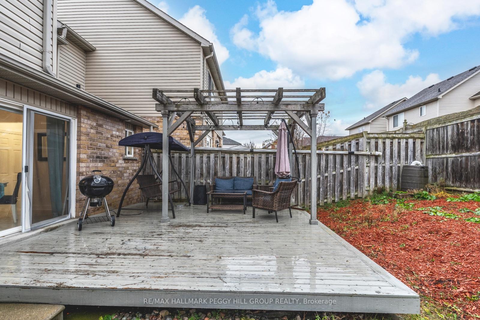 Photo 14 of 18 Bentley Crescent, Barrie, 400 West — HOMEH