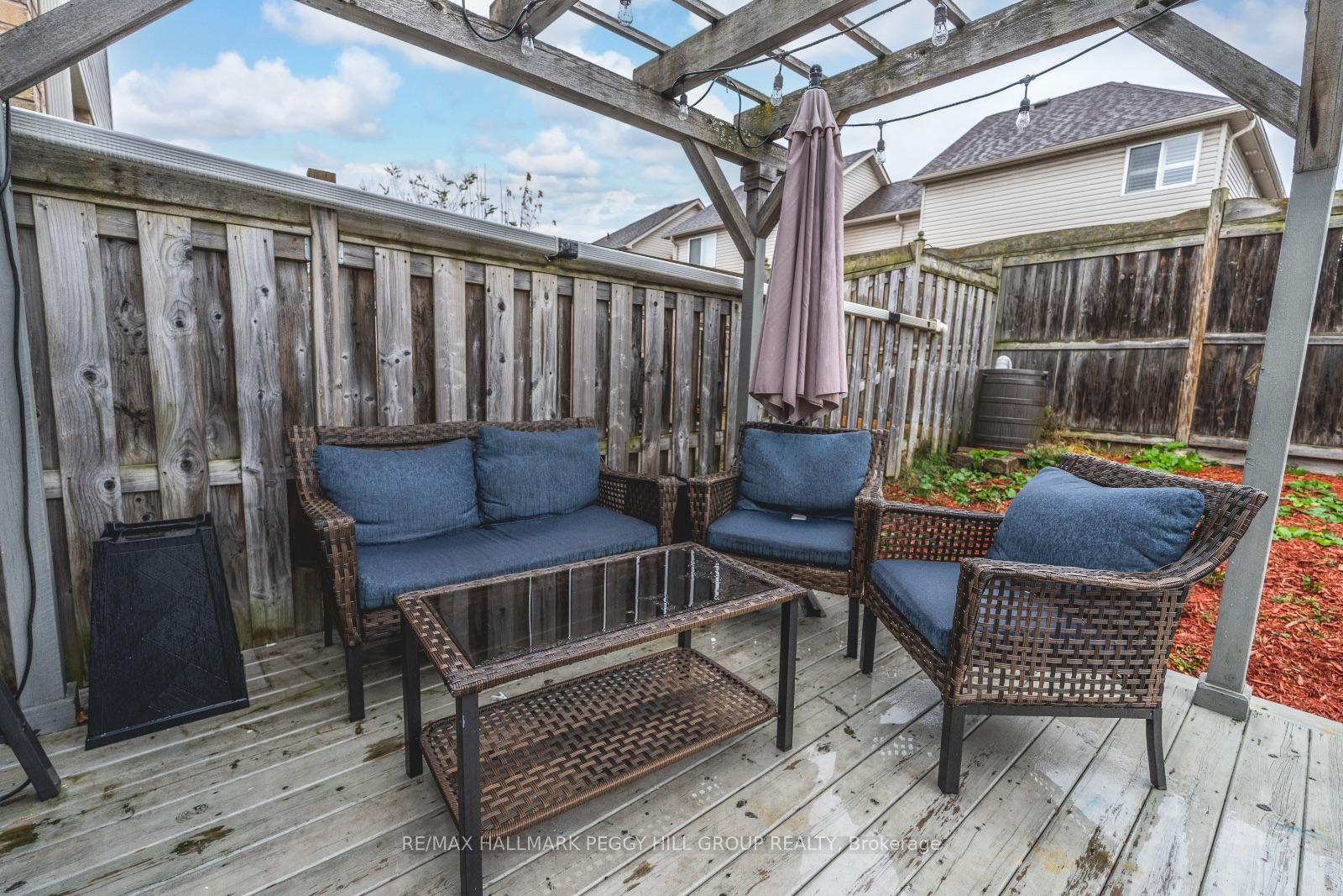 Photo 16 of 18 Bentley Crescent, Barrie, 400 West — HOMEH