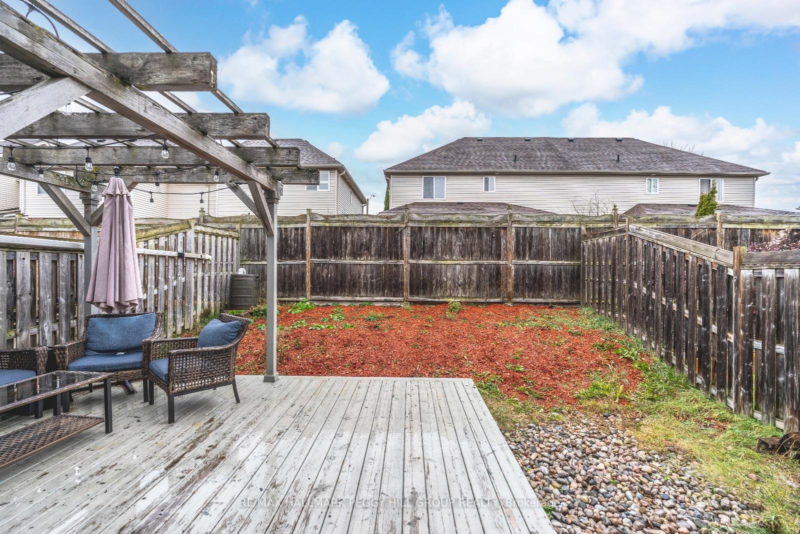 Photo 17 of 18 Bentley Crescent, Barrie, 400 West — HOMEH