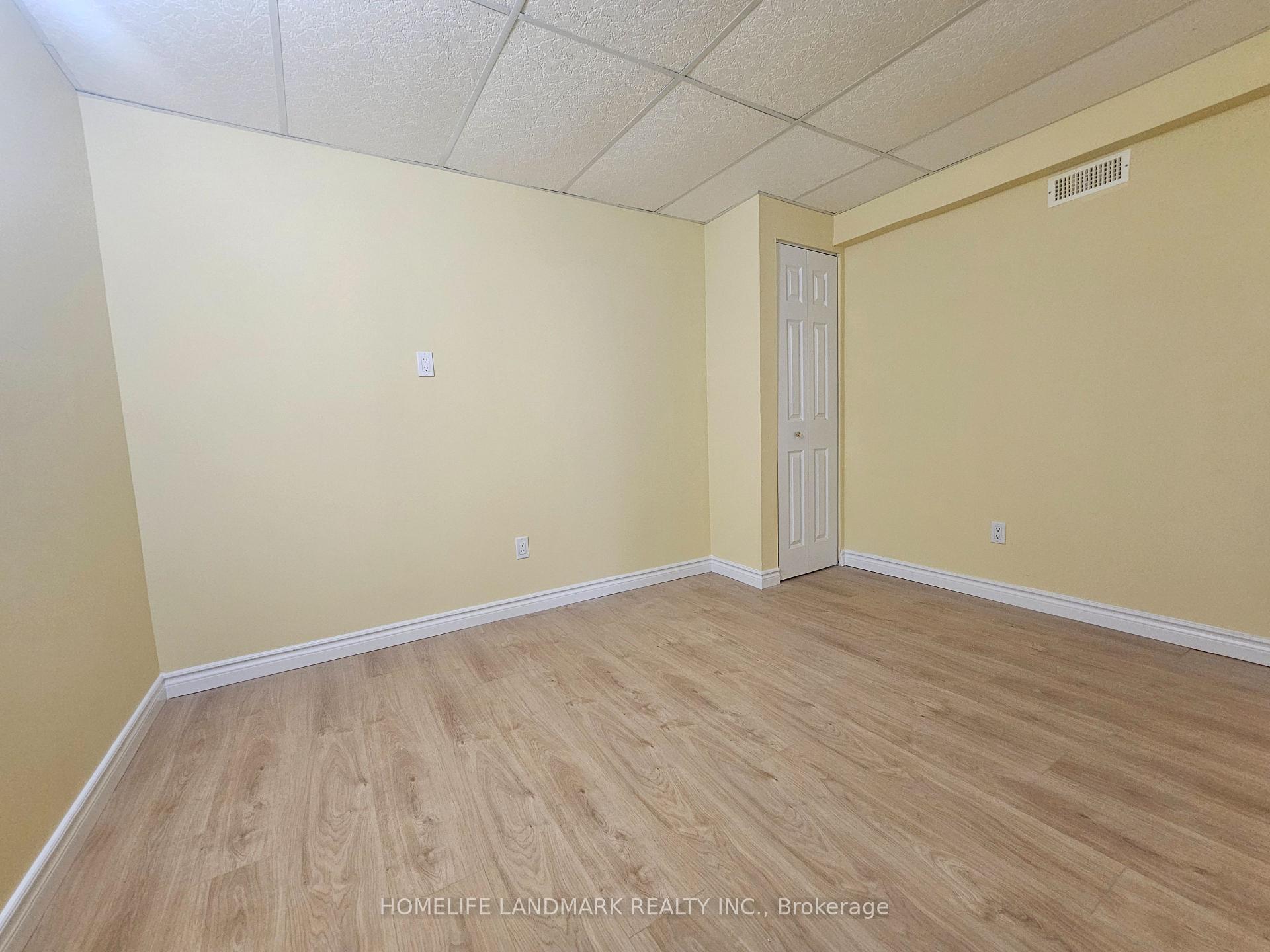 Photo 5 of Unit Bsmt, 512 Stone Road, Aurora, Aurora Grove — HOMEH
