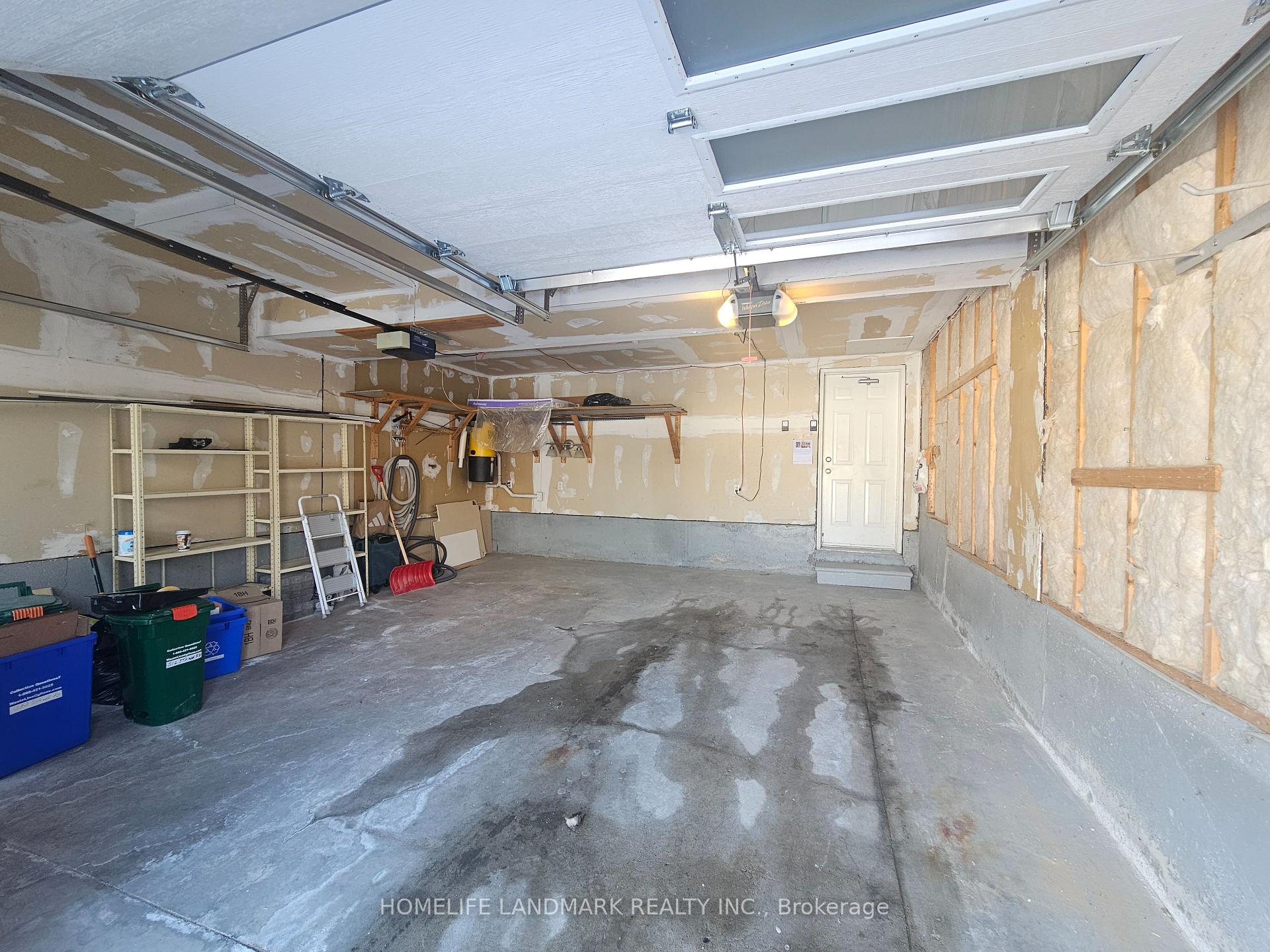 Photo 10 of Unit Bsmt, 512 Stone Road, Aurora, Aurora Grove — HOMEH
