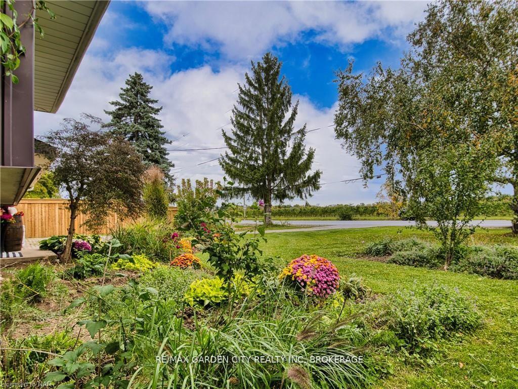 Photo 9 of 1729 Third St Louth, St. Catharines, Rural Fourth — HOMEH