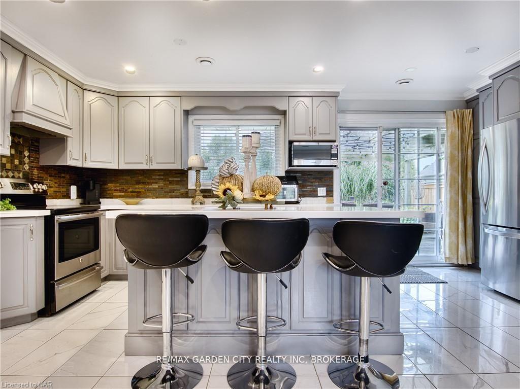 Photo 12 of 1729 Third St Louth, St. Catharines, Rural Fourth — HOMEH