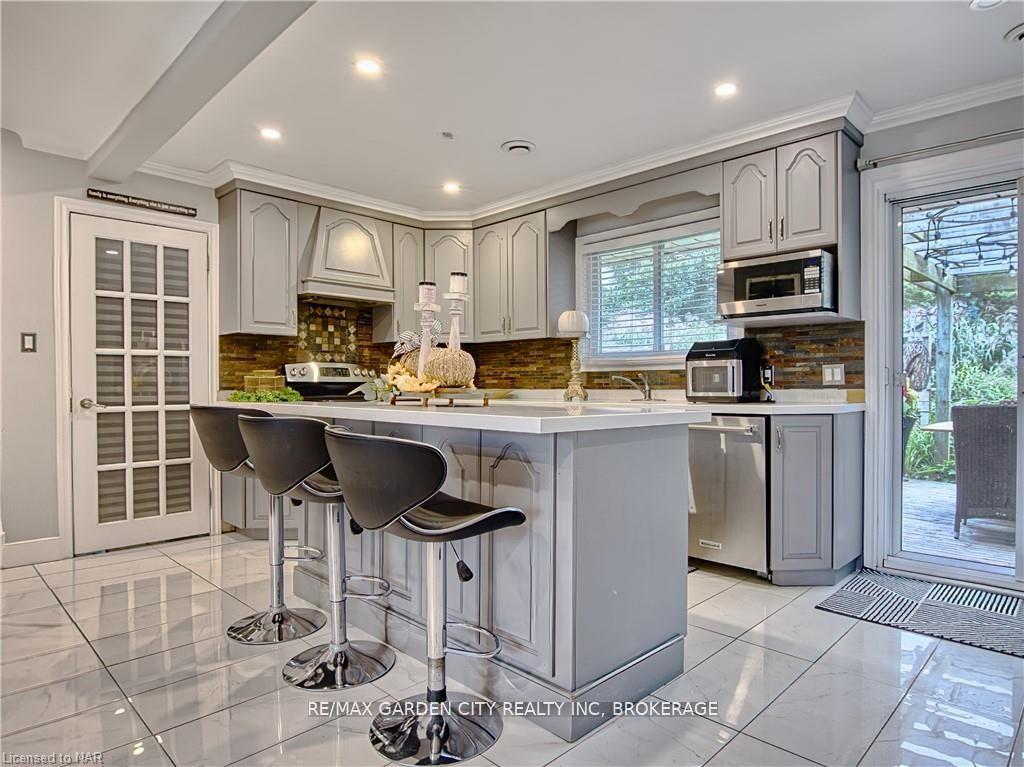 Photo 13 of 1729 Third St Louth, St. Catharines, Rural Fourth — HOMEH