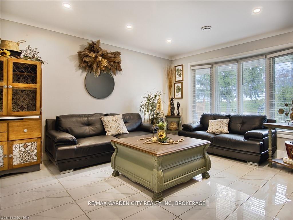 Photo 18 of 1729 Third St Louth, St. Catharines, Rural Fourth — HOMEH