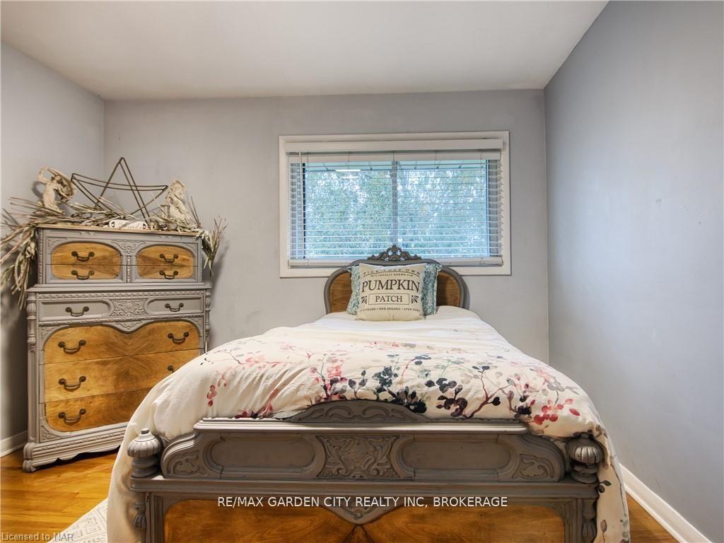 Photo 25 of 1729 Third St Louth, St. Catharines, Rural Fourth — HOMEH