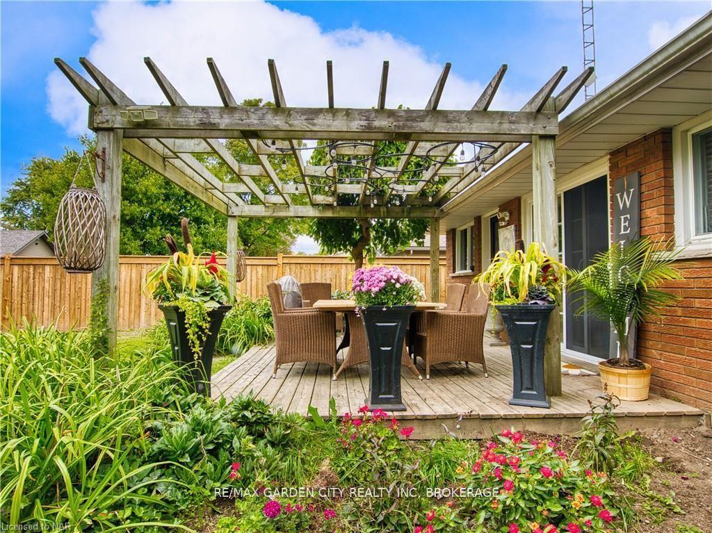 Photo 37 of 1729 Third St Louth, St. Catharines, Rural Fourth — HOMEH