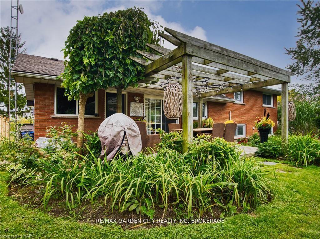 Photo 40 of 1729 Third St Louth, St. Catharines, Rural Fourth — HOMEH