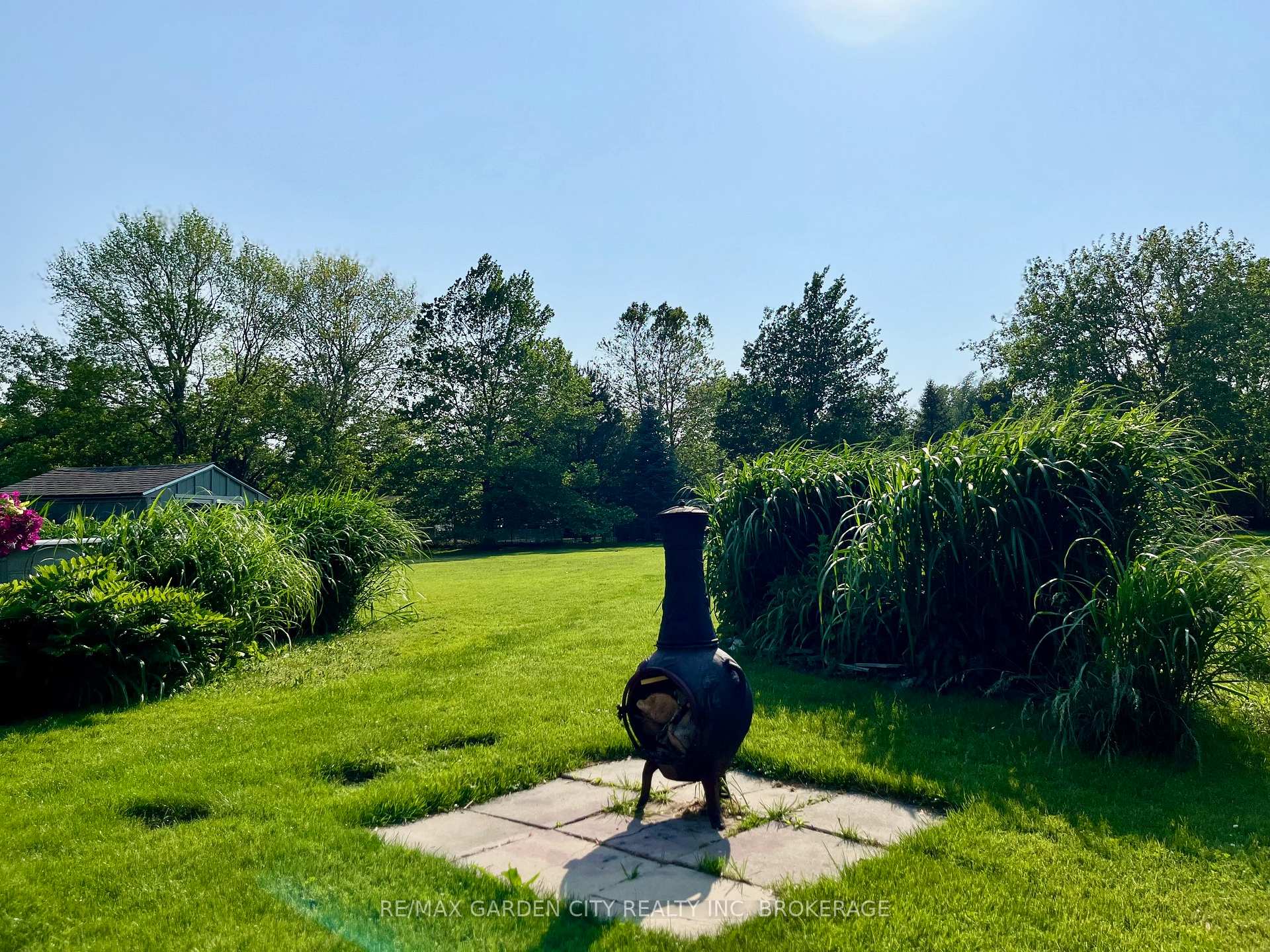 Photo 44 of 1729 Third St Louth, St. Catharines, Rural Fourth — HOMEH