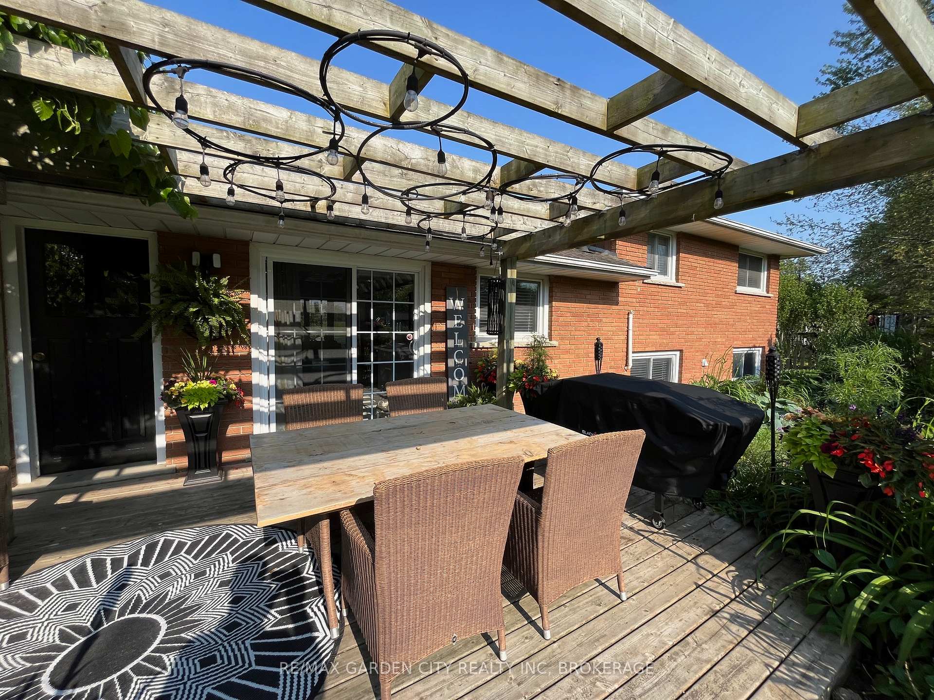 Photo 45 of 1729 Third St Louth, St. Catharines, Rural Fourth — HOMEH