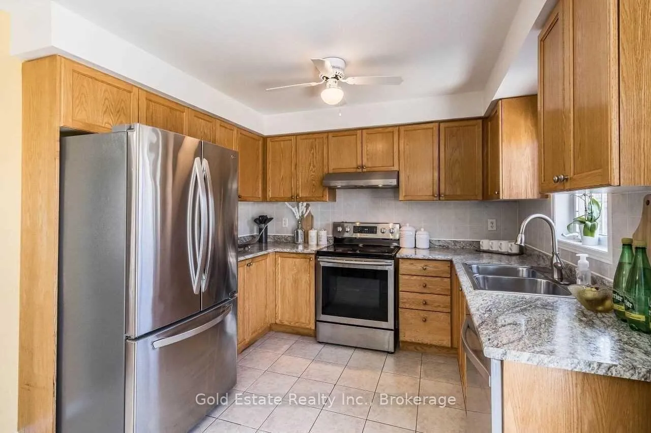 Photo 9 of 45 Rotunda Street, Brampton, Fletcher's Creek South — HOMEH