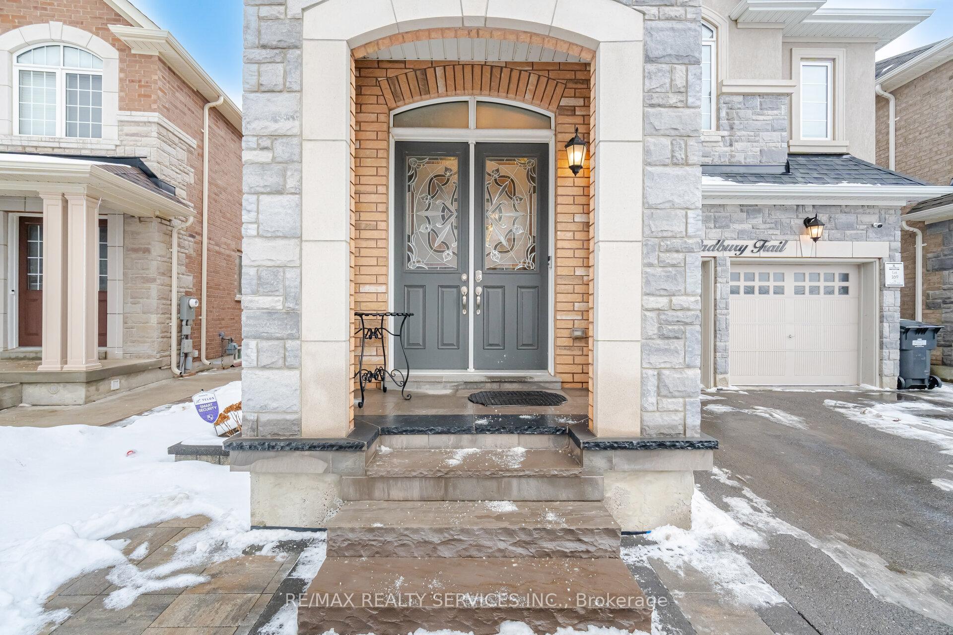 Photo 3 of 24 Padbury Trail, Brampton, Northwest Brampton — HOMEH