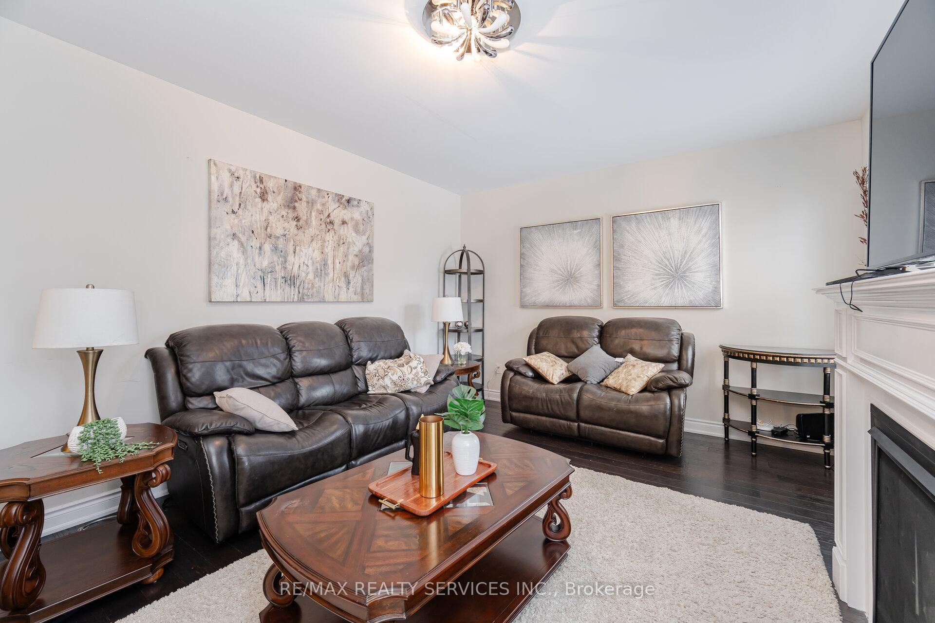 Photo 23 of 24 Padbury Trail, Brampton, Northwest Brampton — HOMEH