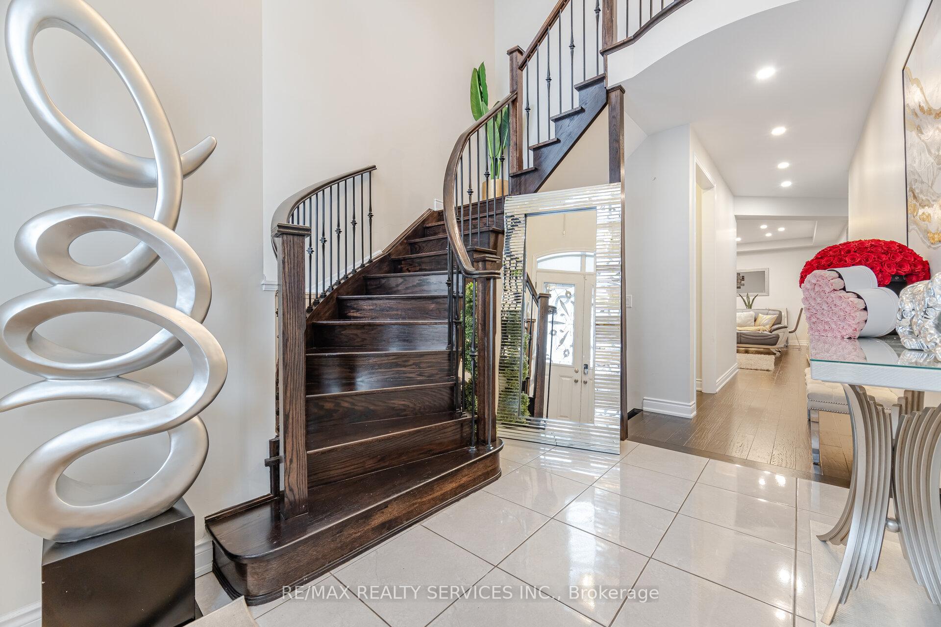 Photo 26 of 24 Padbury Trail, Brampton, Northwest Brampton — HOMEH