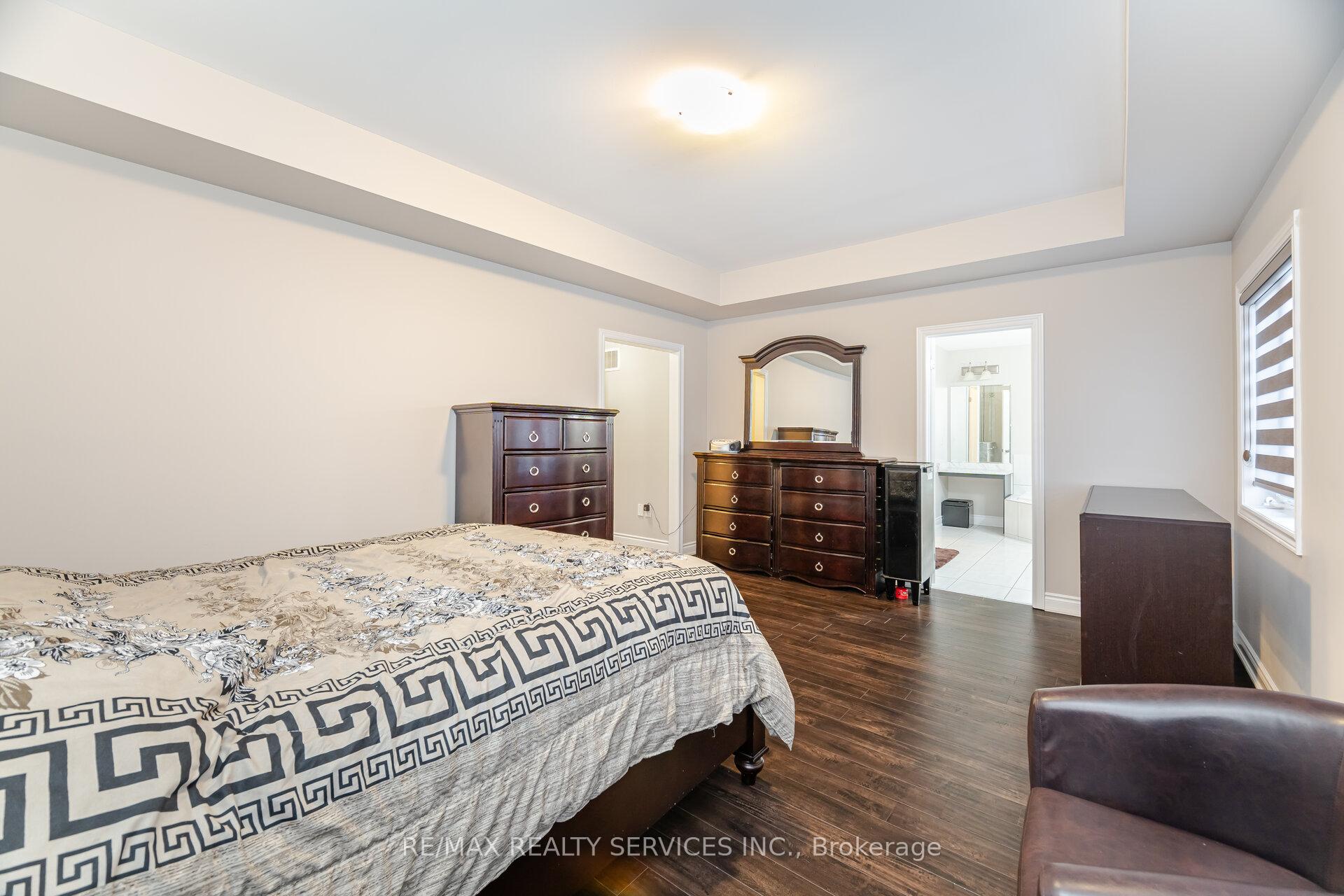 Photo 31 of 24 Padbury Trail, Brampton, Northwest Brampton — HOMEH