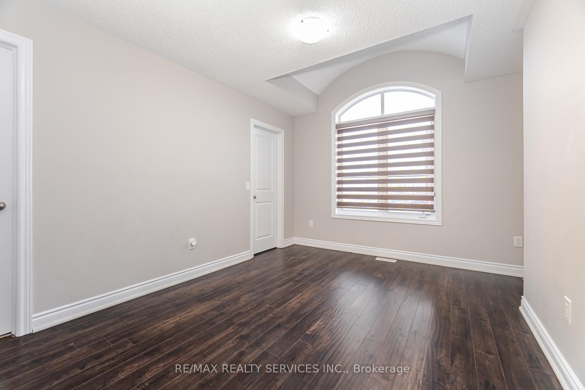 Photo 35 of 24 Padbury Trail, Brampton, Northwest Brampton — HOMEH