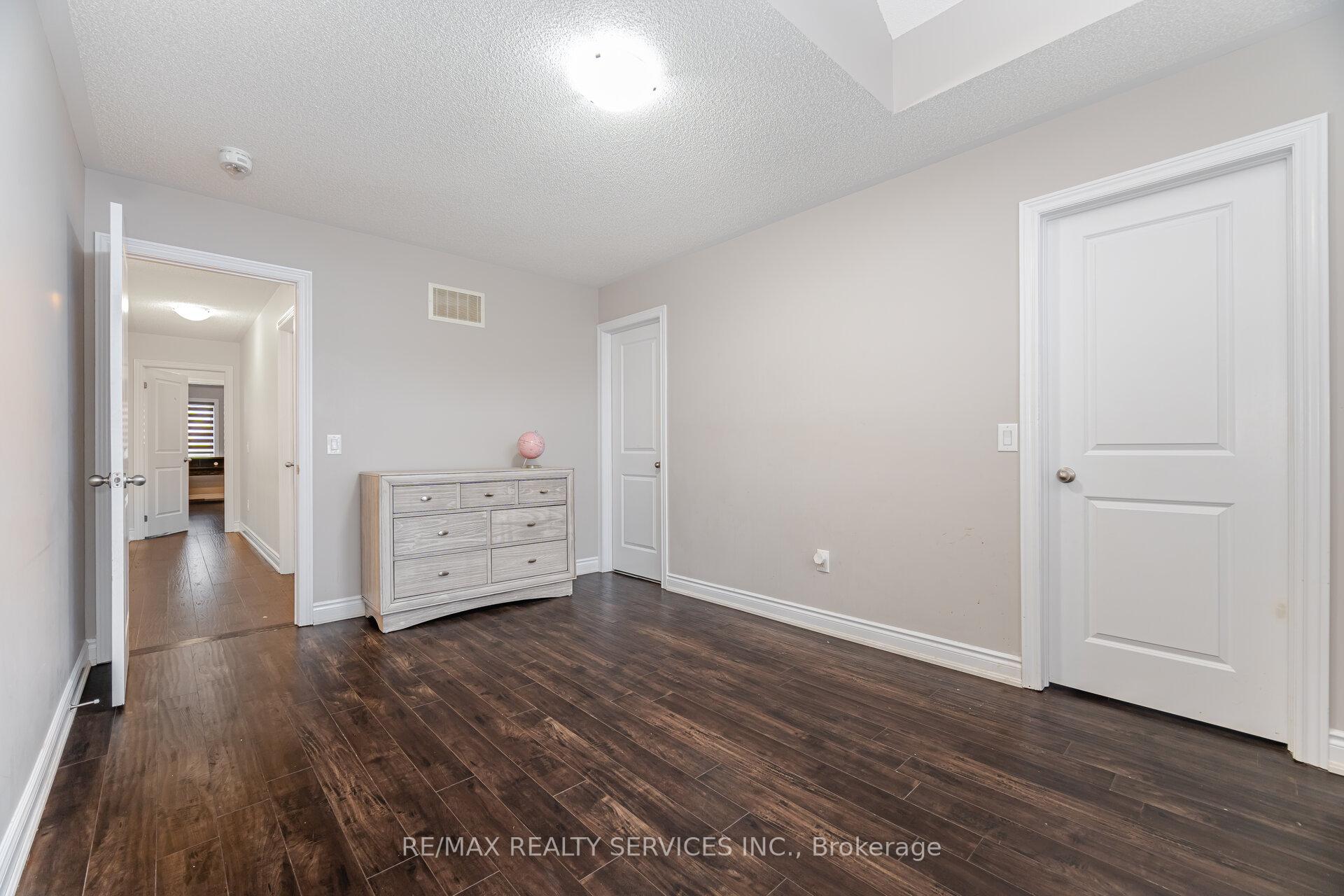 Photo 36 of 24 Padbury Trail, Brampton, Northwest Brampton — HOMEH