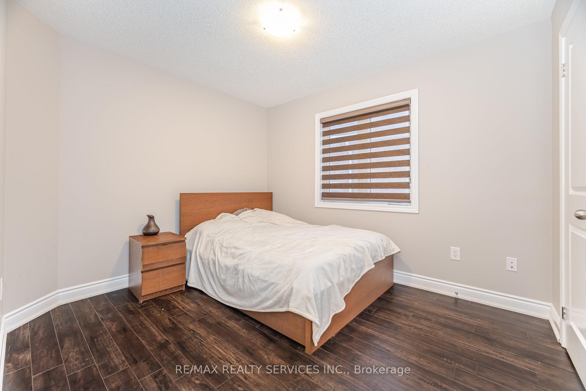 Photo 39 of 24 Padbury Trail, Brampton, Northwest Brampton — HOMEH