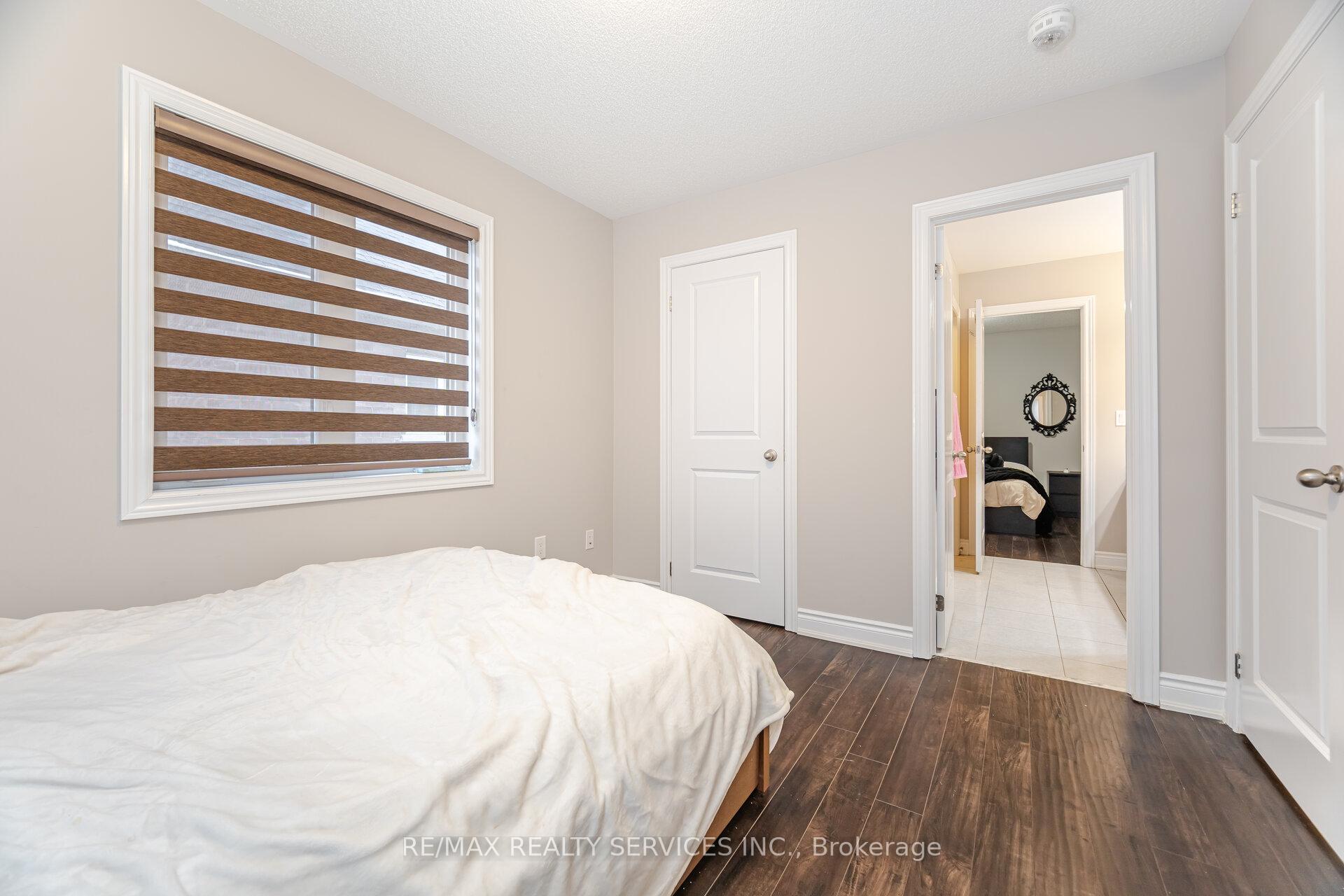 Photo 40 of 24 Padbury Trail, Brampton, Northwest Brampton — HOMEH