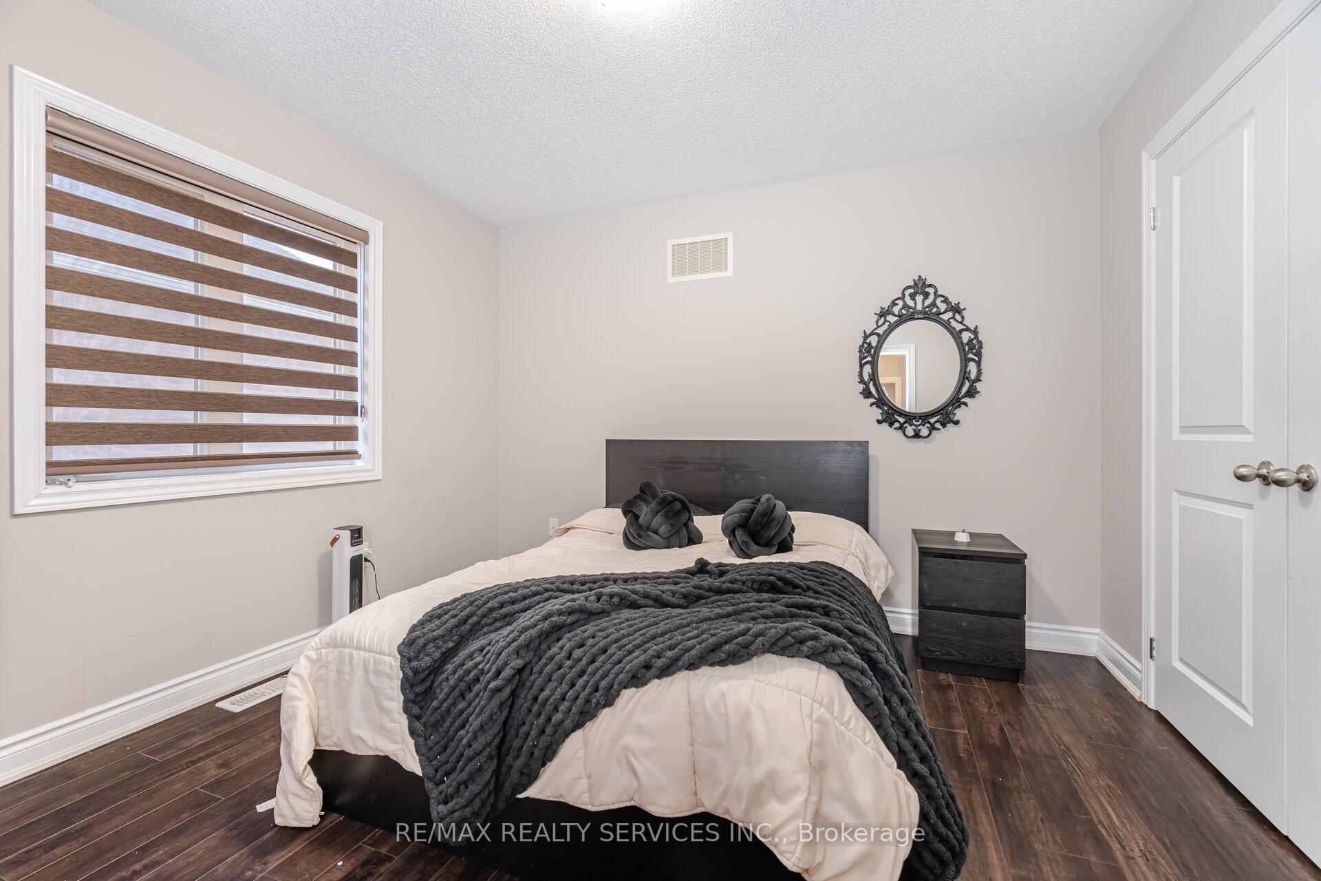 Photo 44 of 24 Padbury Trail, Brampton, Northwest Brampton — HOMEH