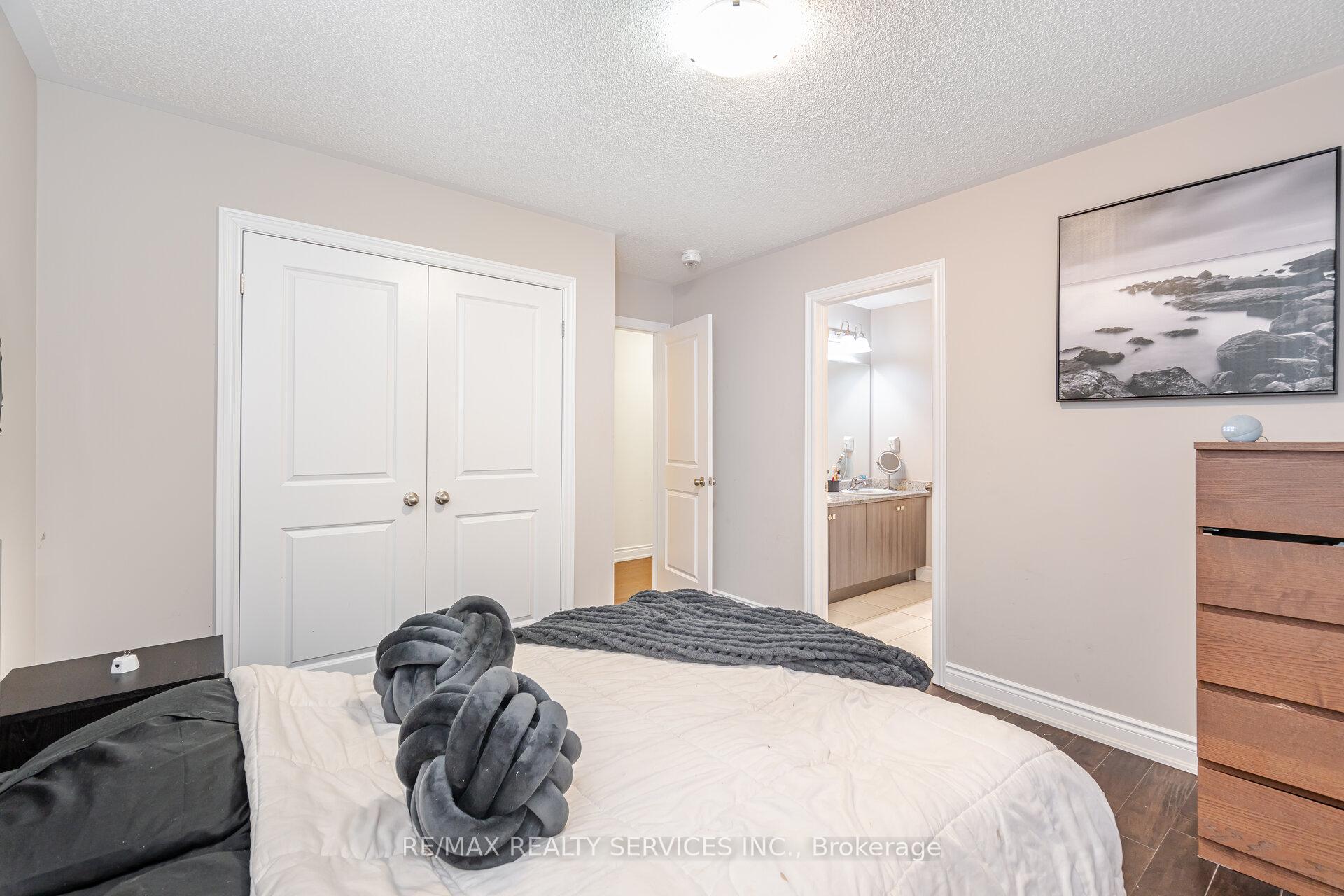 Photo 45 of 24 Padbury Trail, Brampton, Northwest Brampton — HOMEH